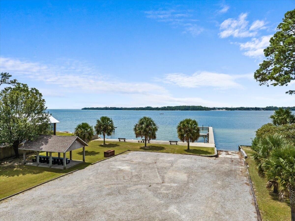 DANA POINTE - Residential