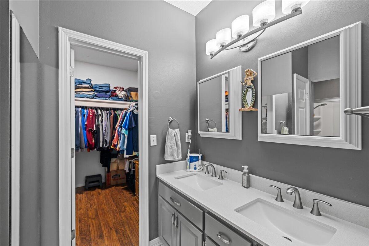 DANA POINTE - Residential