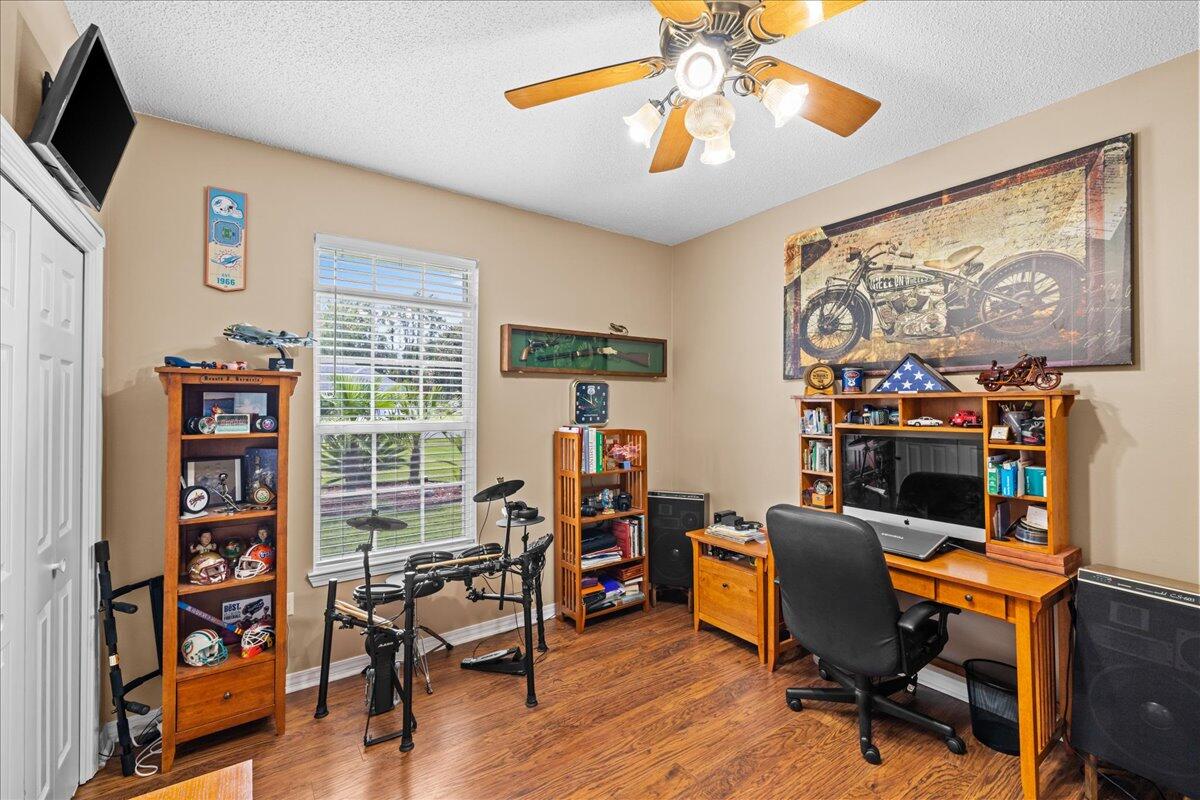 DANA POINTE - Residential