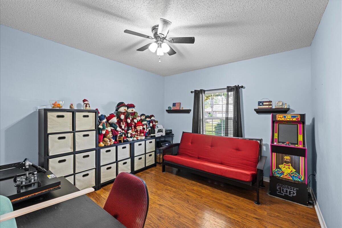 DANA POINTE - Residential