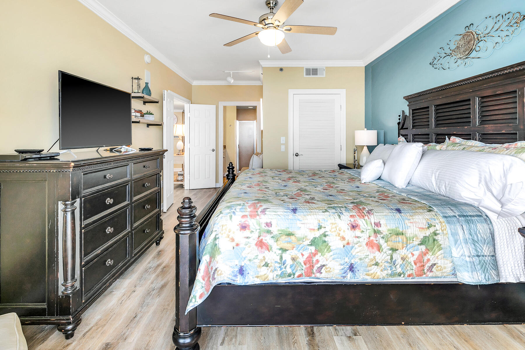 STERLING SHORES - Residential