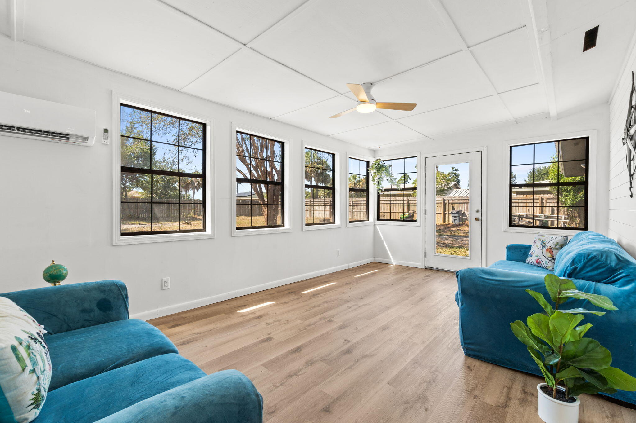 ISLAND VIEW ESTATES - Residential