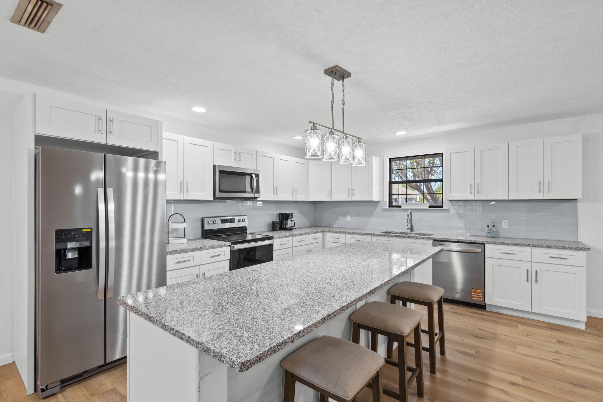 ISLAND VIEW ESTATES - Residential