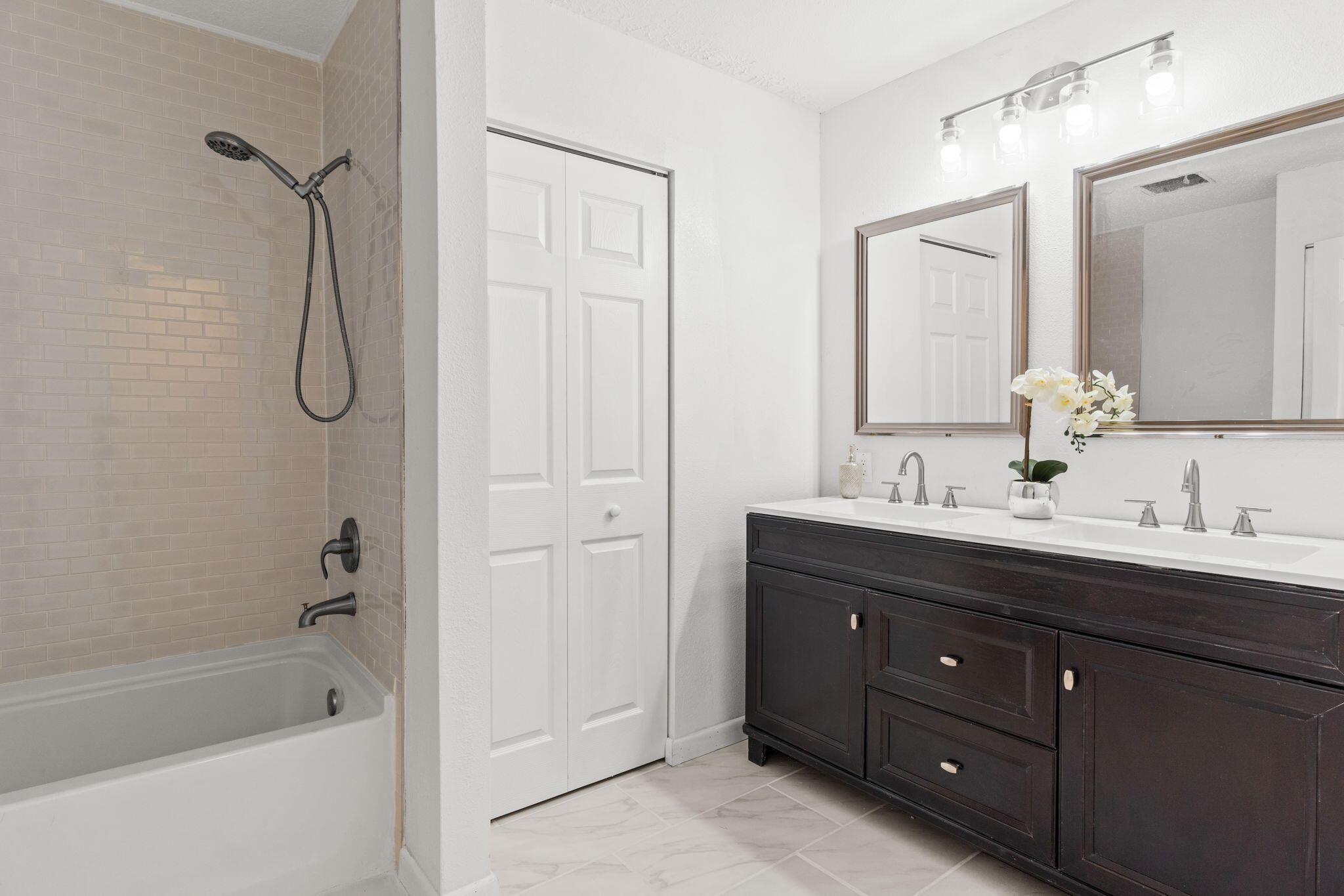 ISLAND VIEW ESTATES - Residential