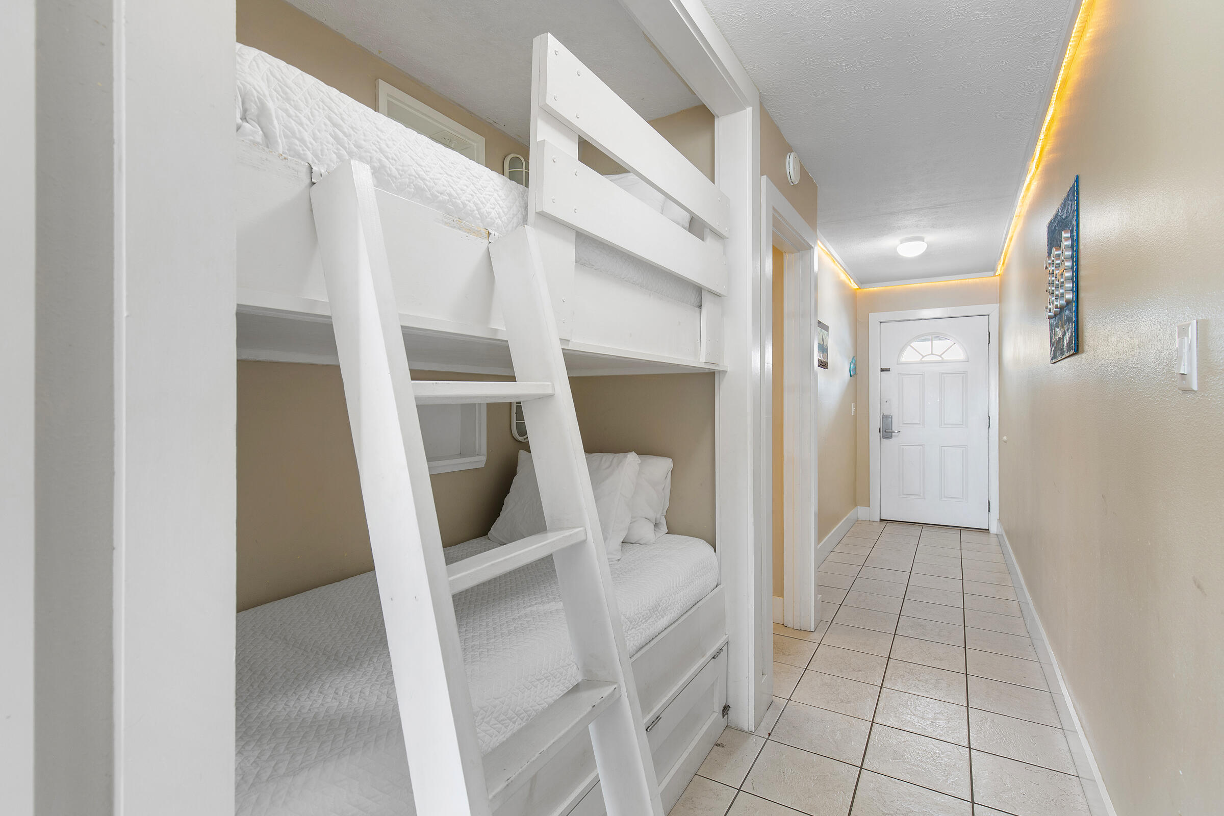 LEEWARD CONDO 2 - Residential