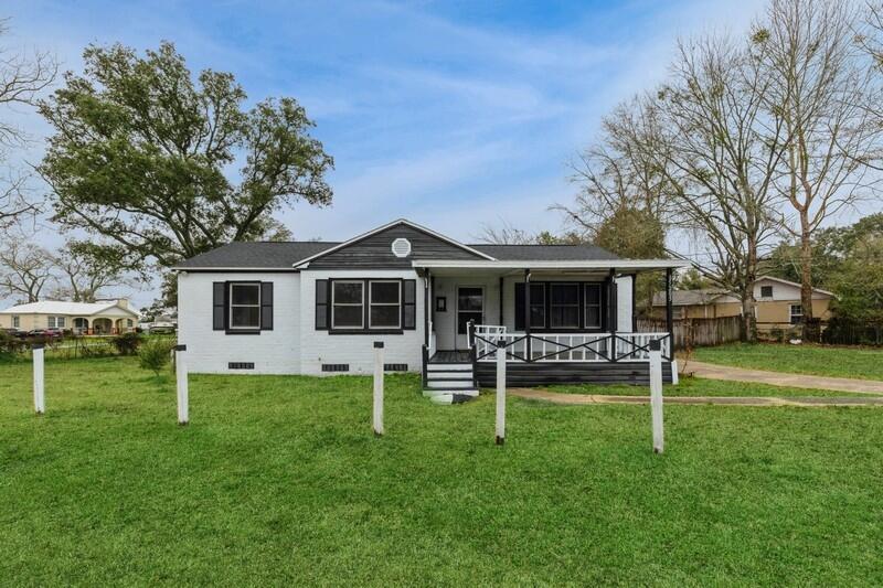 BAYVIEW HEIGHTS - Residential