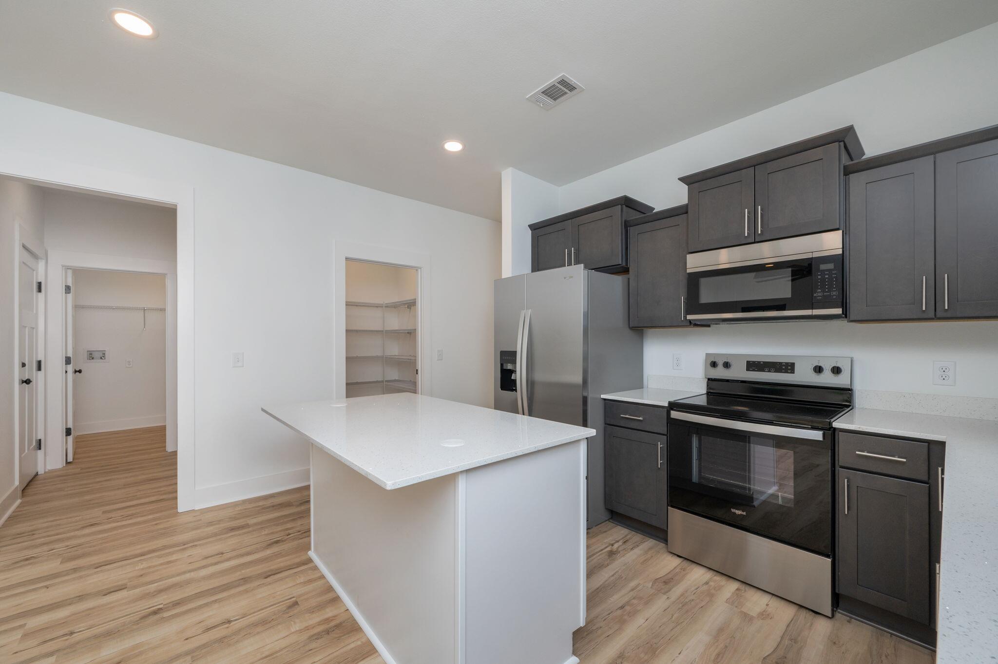 OAKDALE MINI FARMS RESUB BLK 18 - Residential
