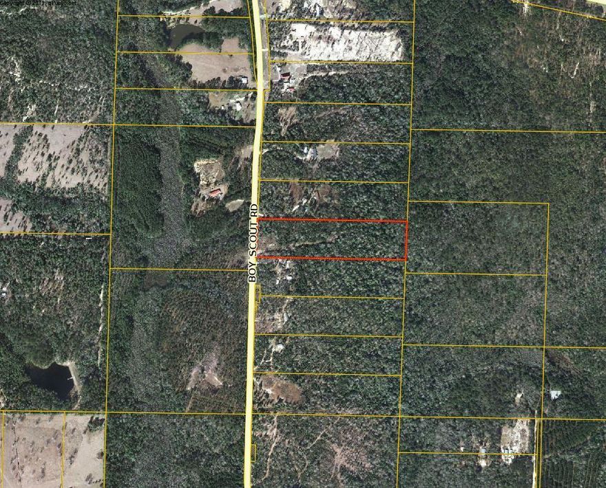 Great residential tract with plenty of privacy, all high and dry! Convenient to DeFuniak Springs and Crestview. Wooded for privacy so cut would you would like and place your home in the most desirable spot. 350' or road frontage. Make your appointment today to see this great property!