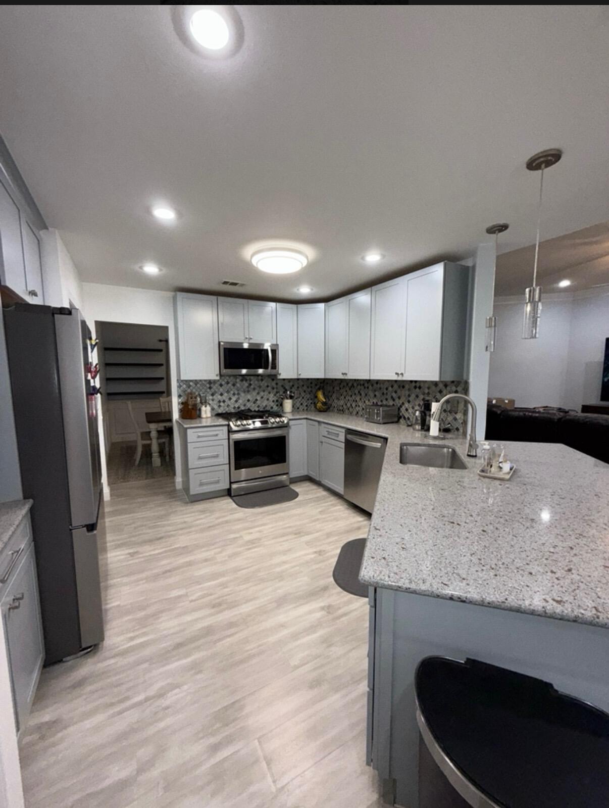 PINNACLE POINT - Residential Lease