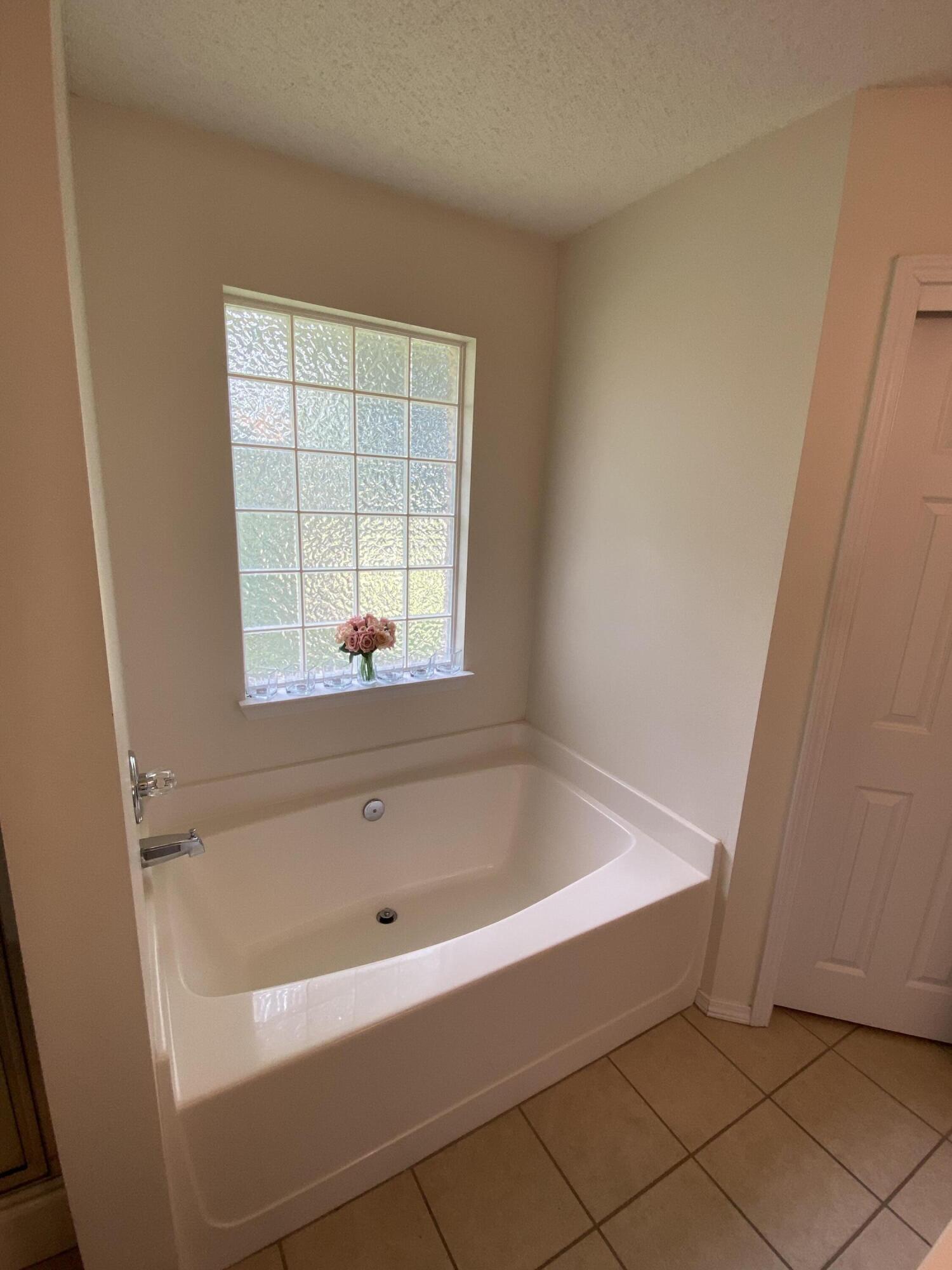 PINNACLE POINT - Residential Lease