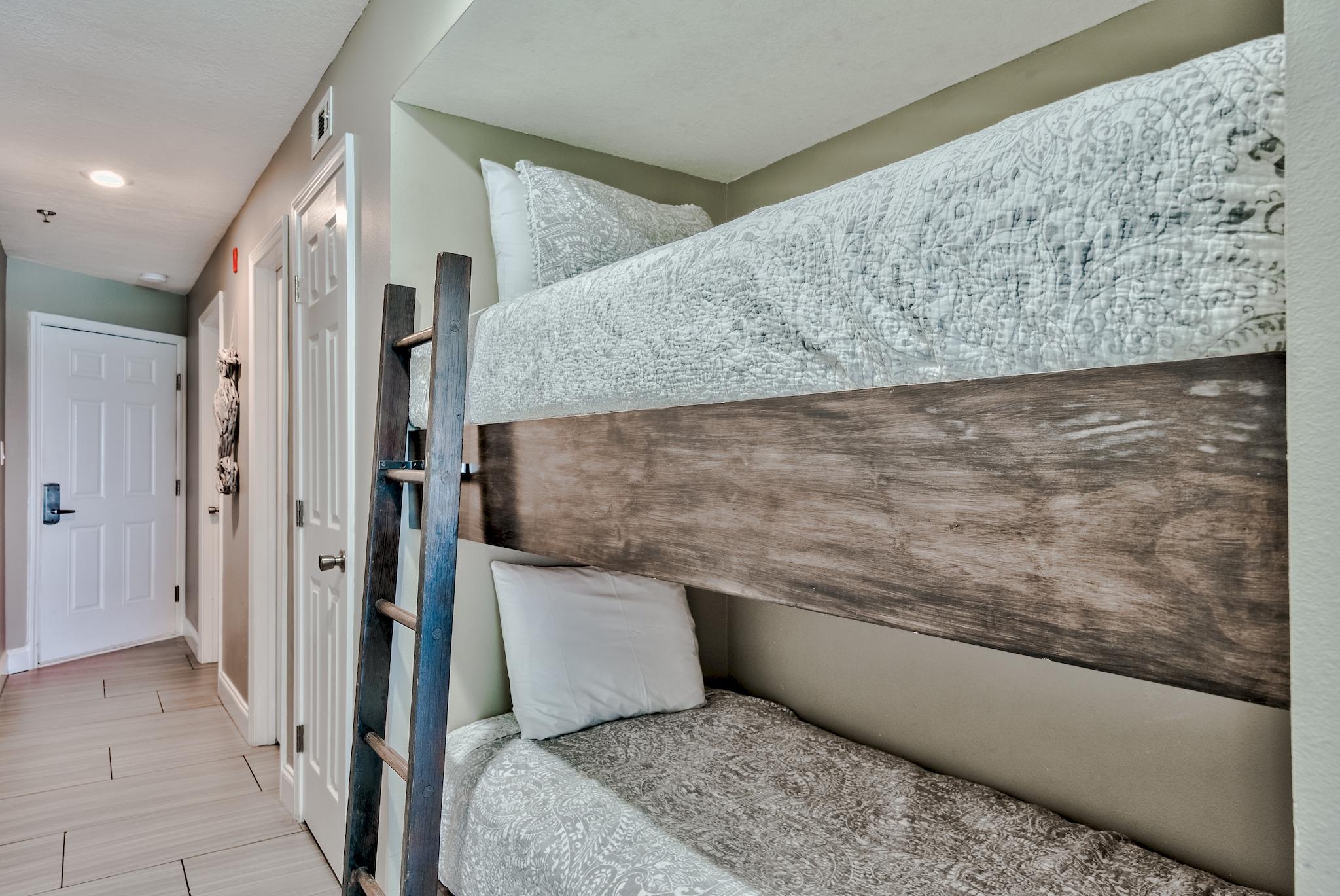 Commodore's Retreat - Residential