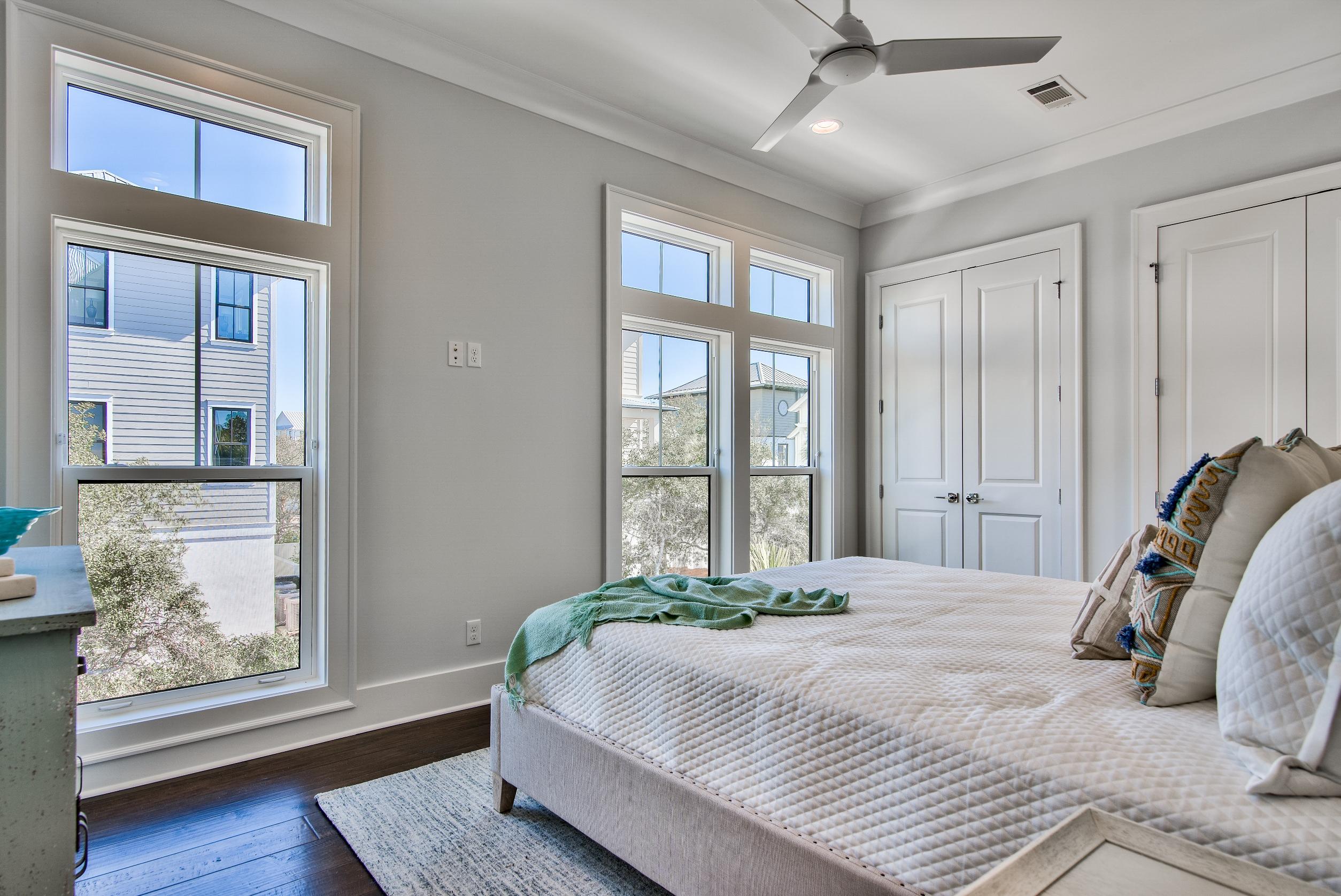 SEAGROVE EAST - Residential