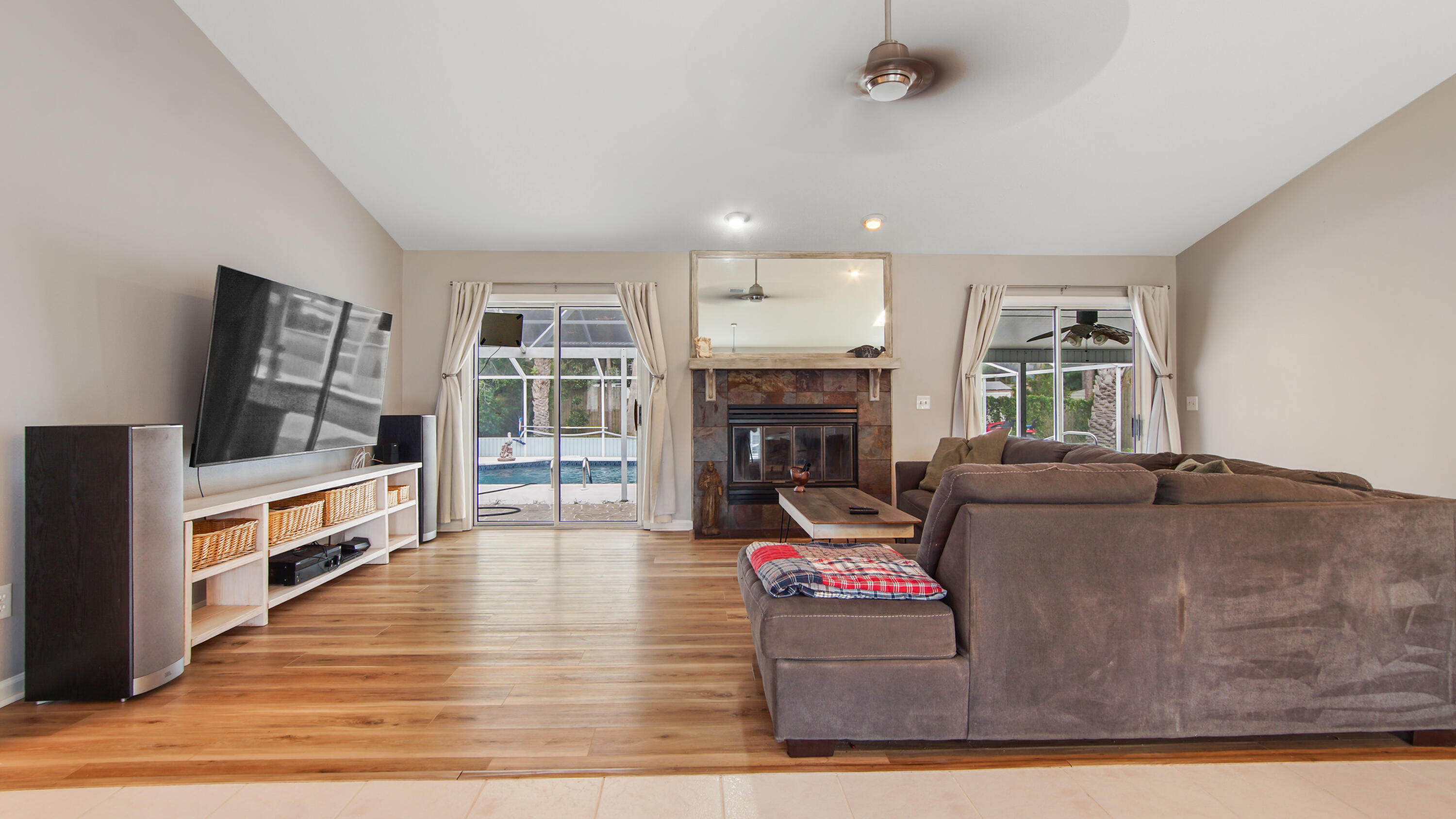 GRAND LAGOON SHORES - Residential