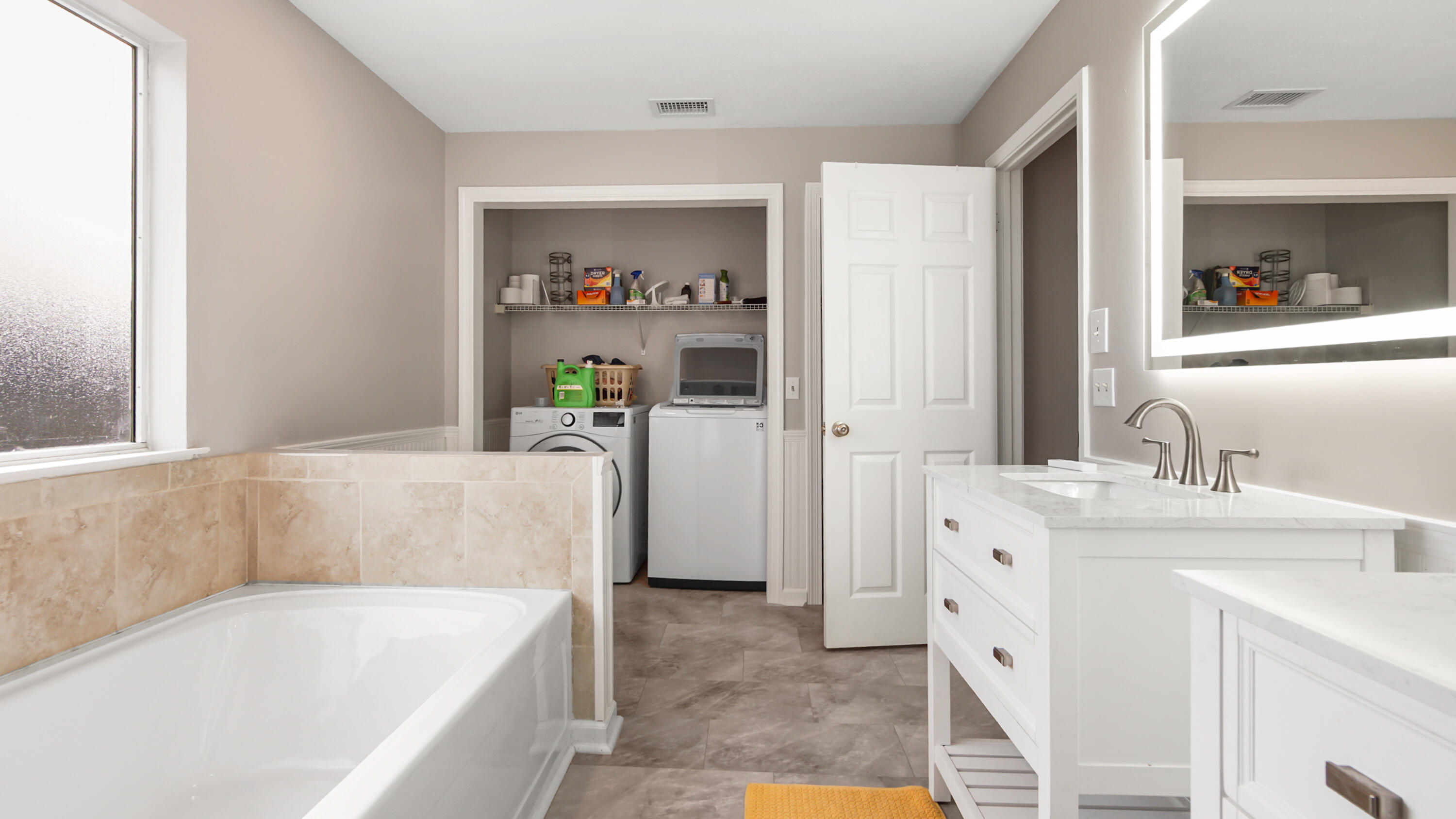 GRAND LAGOON SHORES - Residential