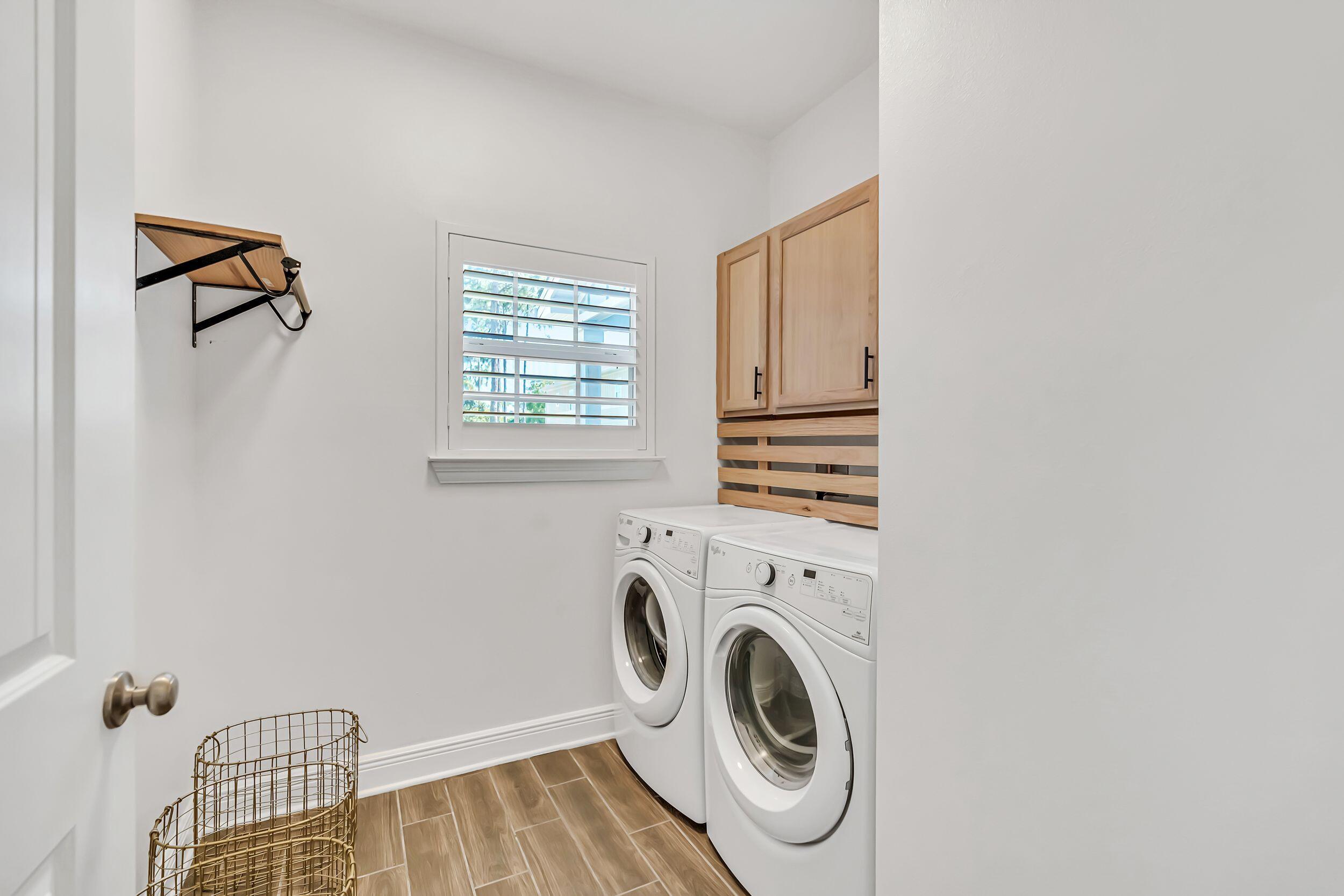 Mussett Bayou Manor - Residential