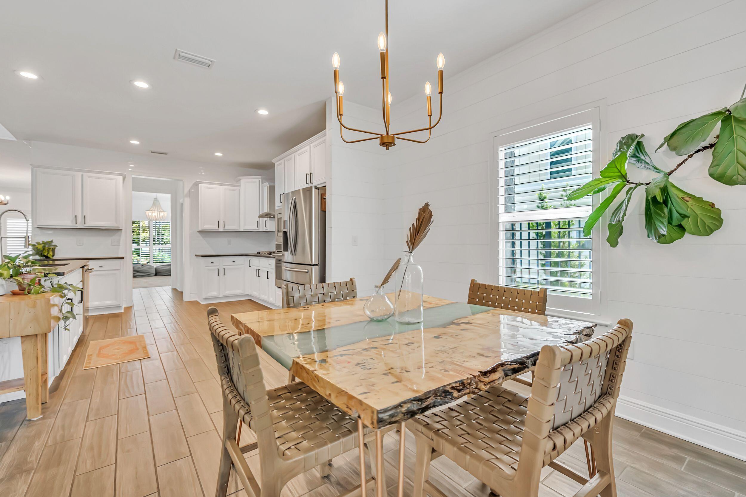 Mussett Bayou Manor - Residential