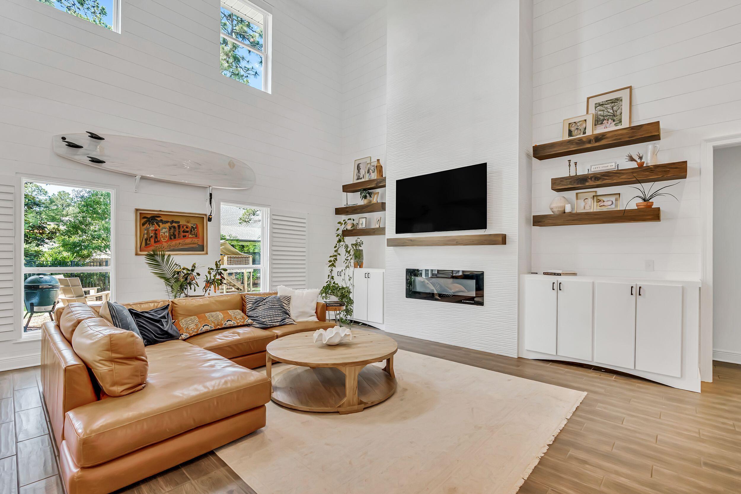 Mussett Bayou Manor - Residential