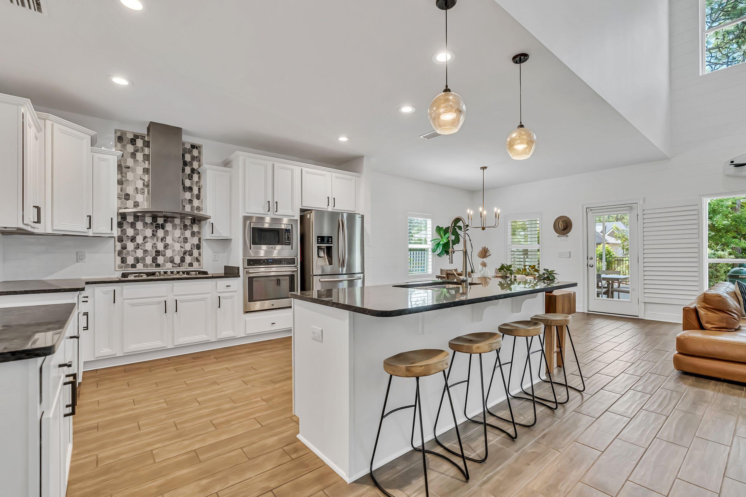 Mussett Bayou Manor - Residential