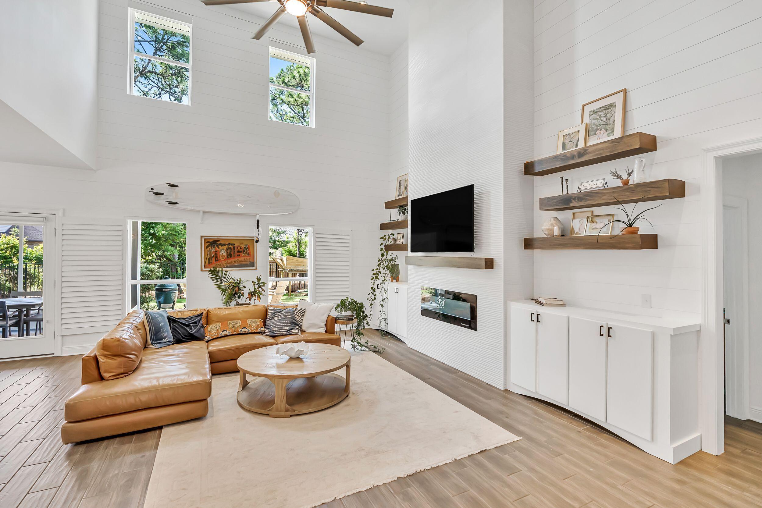 Mussett Bayou Manor - Residential