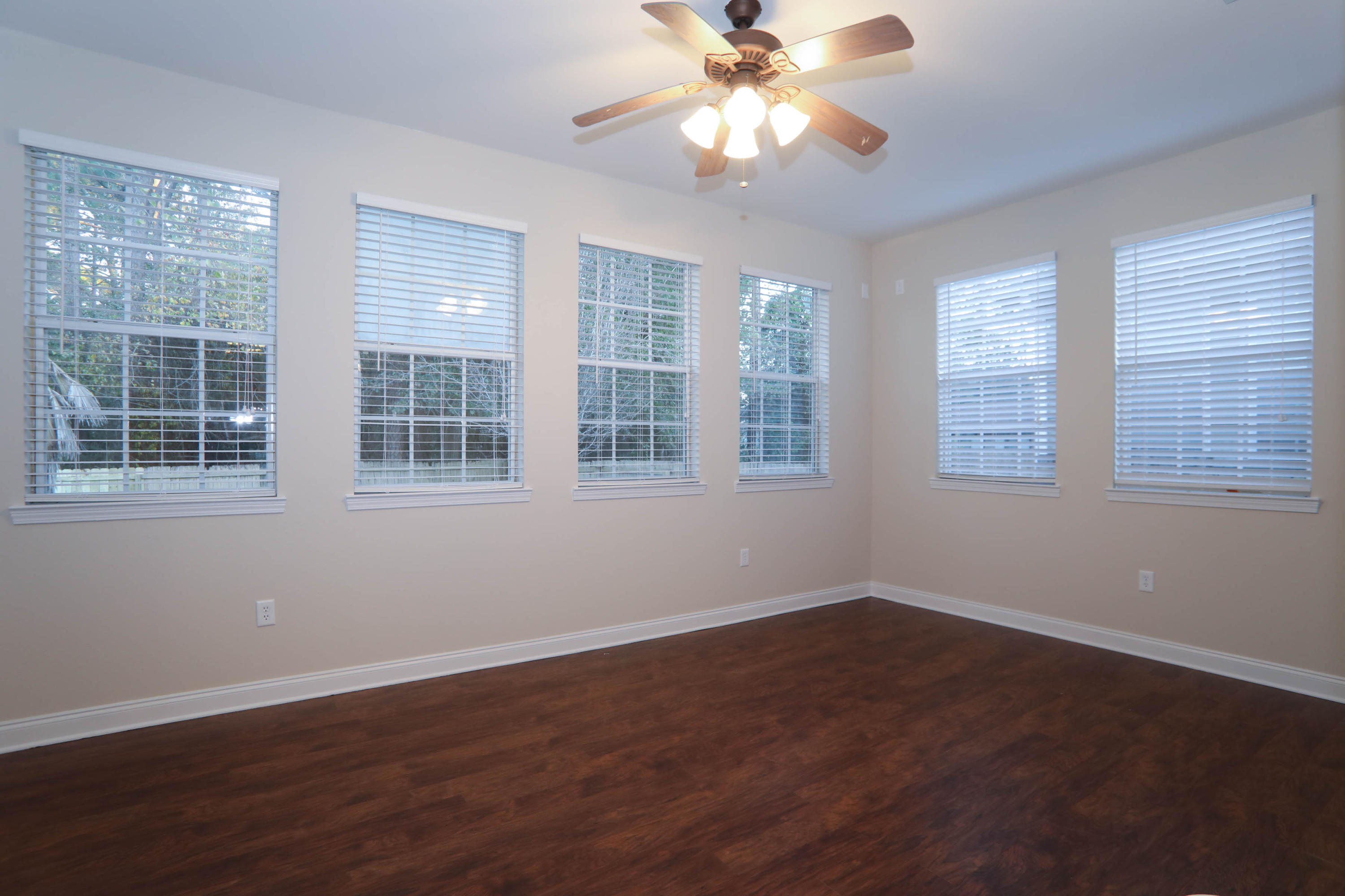 VALPARAISO PINECREST 6 - Residential