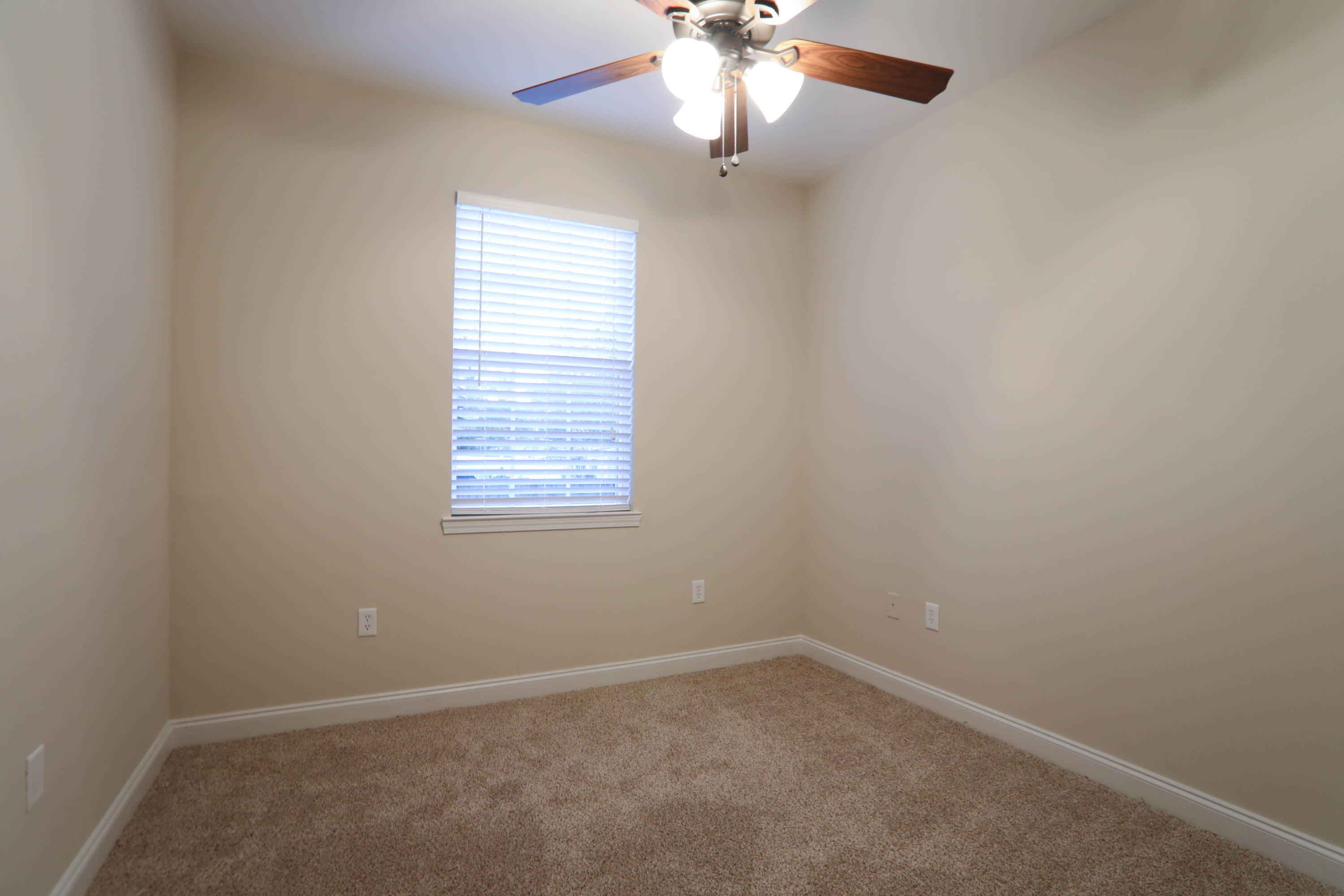 VALPARAISO PINECREST 6 - Residential