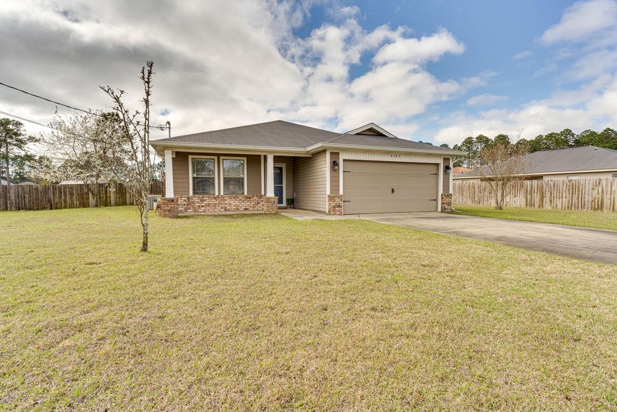 Cute house in a great location. Great space to make your own. 3 bedroom 2 bath home. Fully fenced yard.