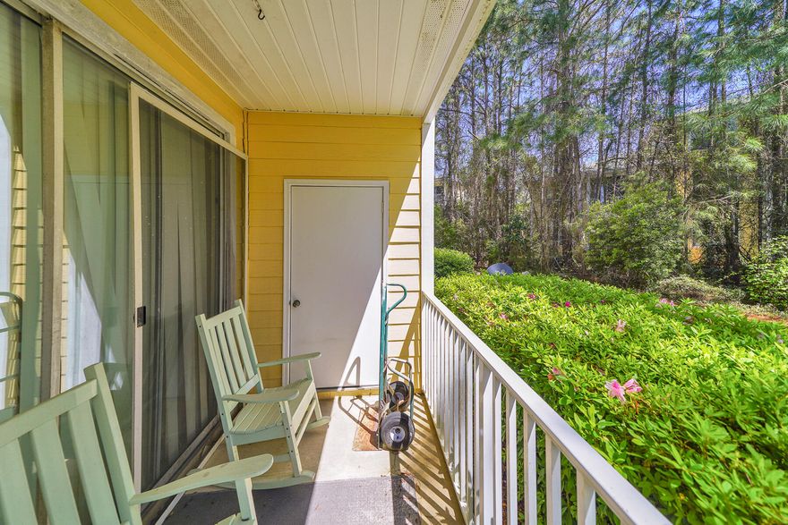 Beautiful bottom floor 2 bed, 2bath unit with a covered back porch.. This well kept Condo is just a few minutes from Grande Boulevard, Publix, Sacred Heart Hospital and the beach. HOA offers a community pool with pool house, and a fitness room. Washer and Dryer convey.Click here for all documentshttps://www.destinmanagement.com/