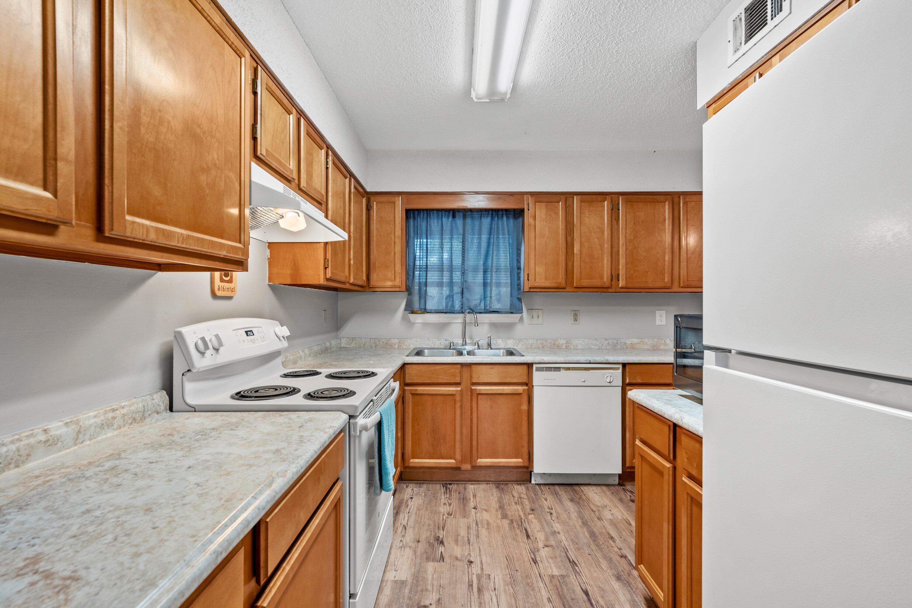 BRIGHTON WOODS 1ST ADDN - Residential