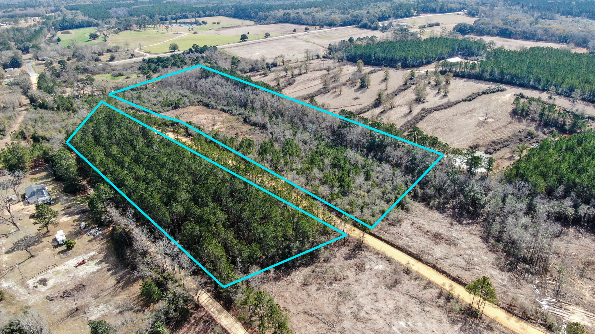Great opportunity to own 20 acres just north of Ponce de Leon and only 45 minutes to the sugar white beaches! Only 600 feet to the paved road, Hwy 81. Appx. 5 miles north of I-10 and 15-20 minutes to the nearest Walmart in DeFuniak Springs. Some cleared, some wooded. Easily build 2 homes (or put manufactured homes, as there are no restrictions). Holmes Co is a great alternative for those looking in neighboring counties (Walton, Bay etc) where availability is slim.