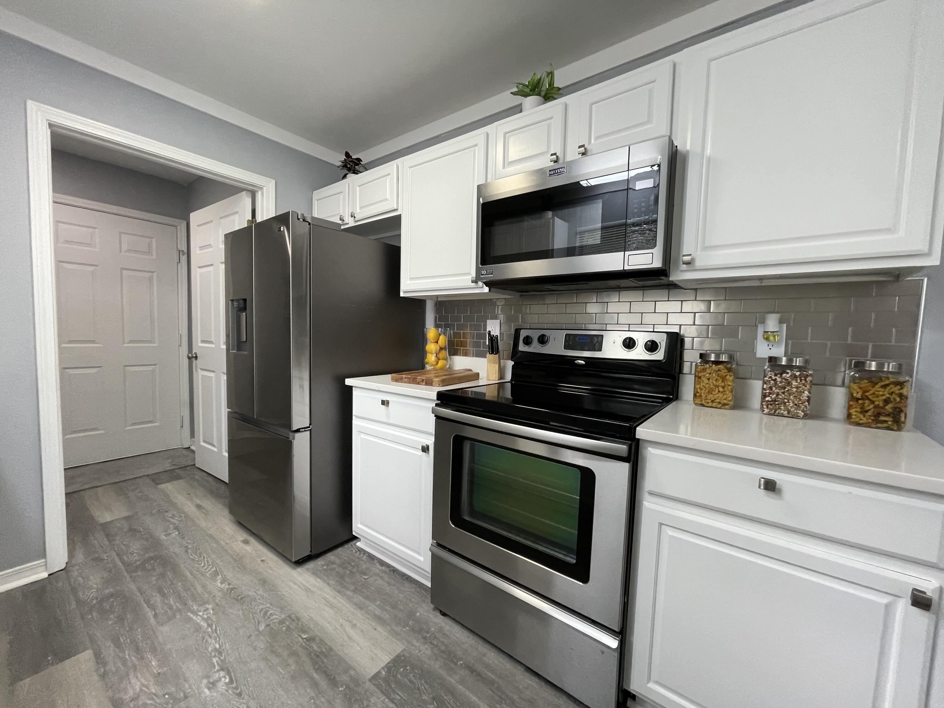 EAGLE WAY THE PINES S/D - Residential