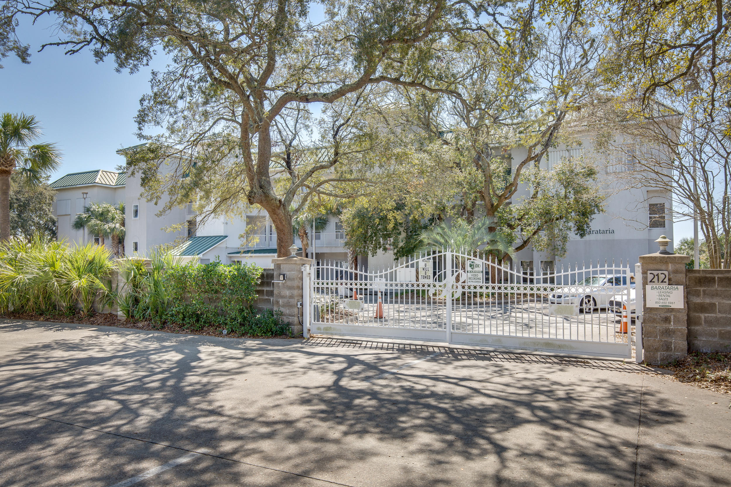 BARATARIA CONDO - Residential