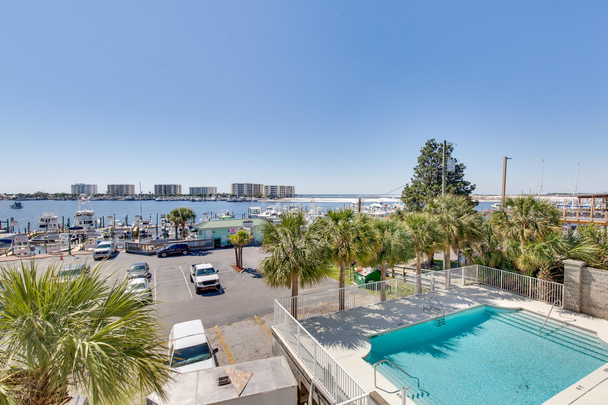 BARATARIA CONDO - Residential