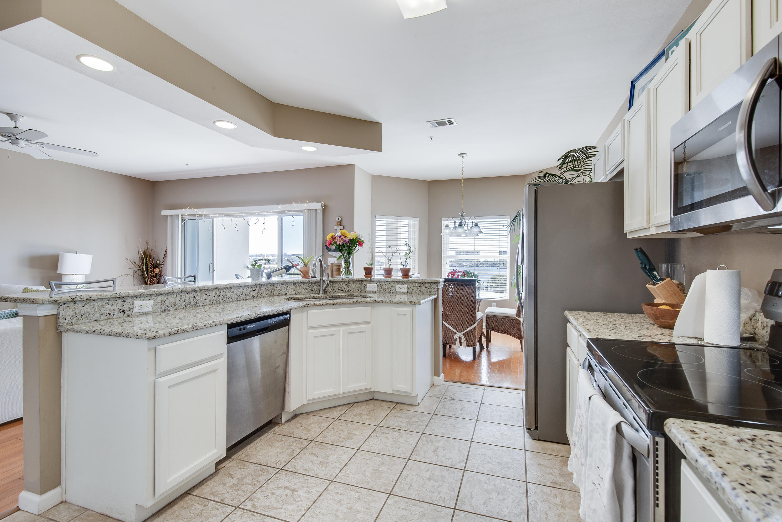 BARATARIA CONDO - Residential