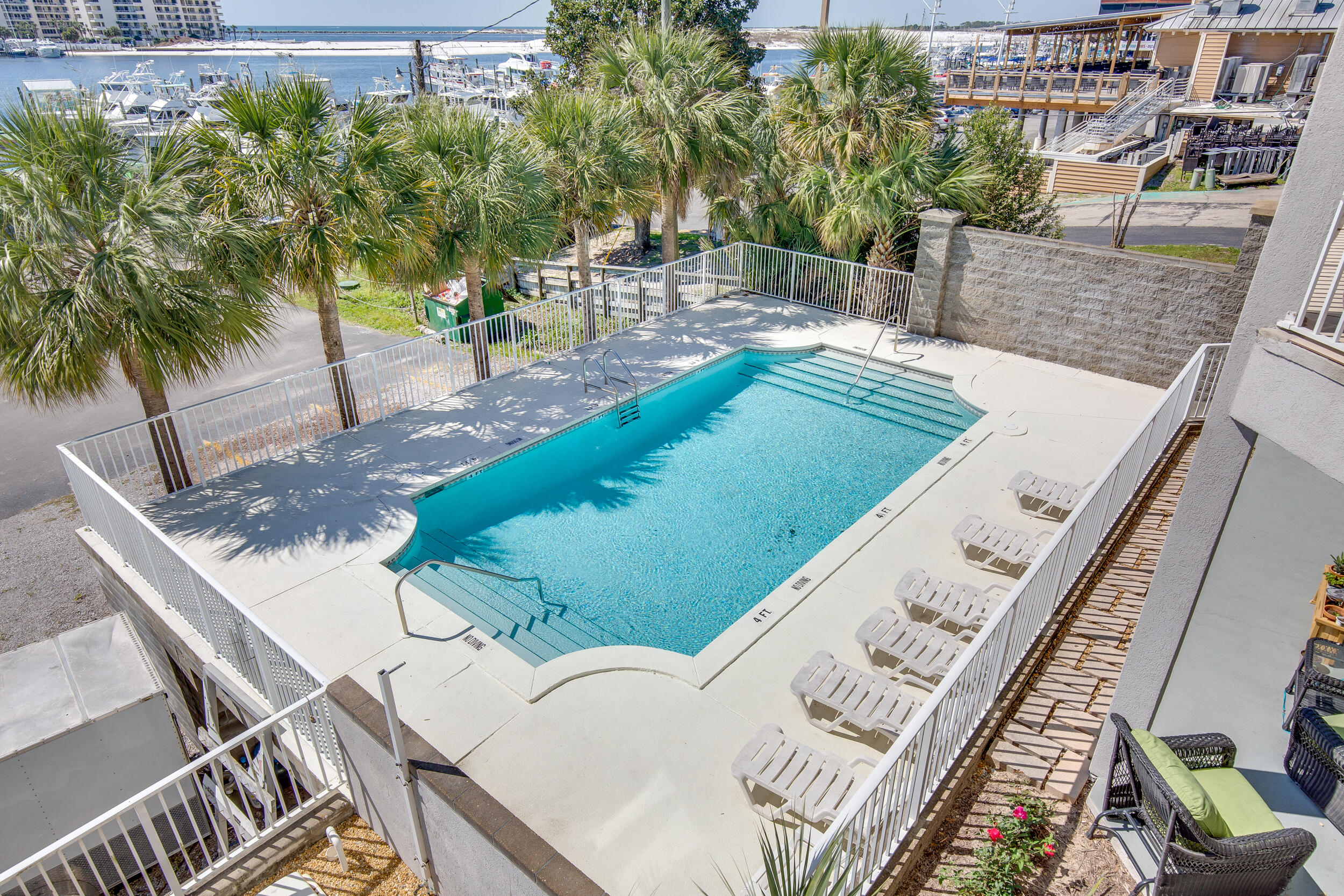 BARATARIA CONDO - Residential