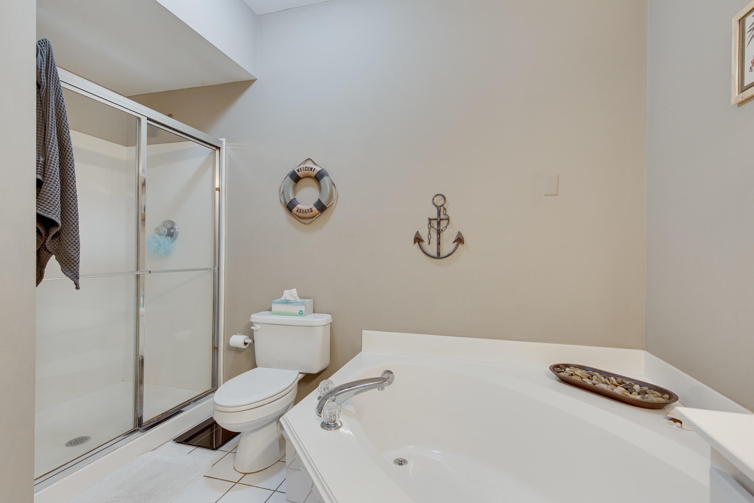 BARATARIA CONDO - Residential