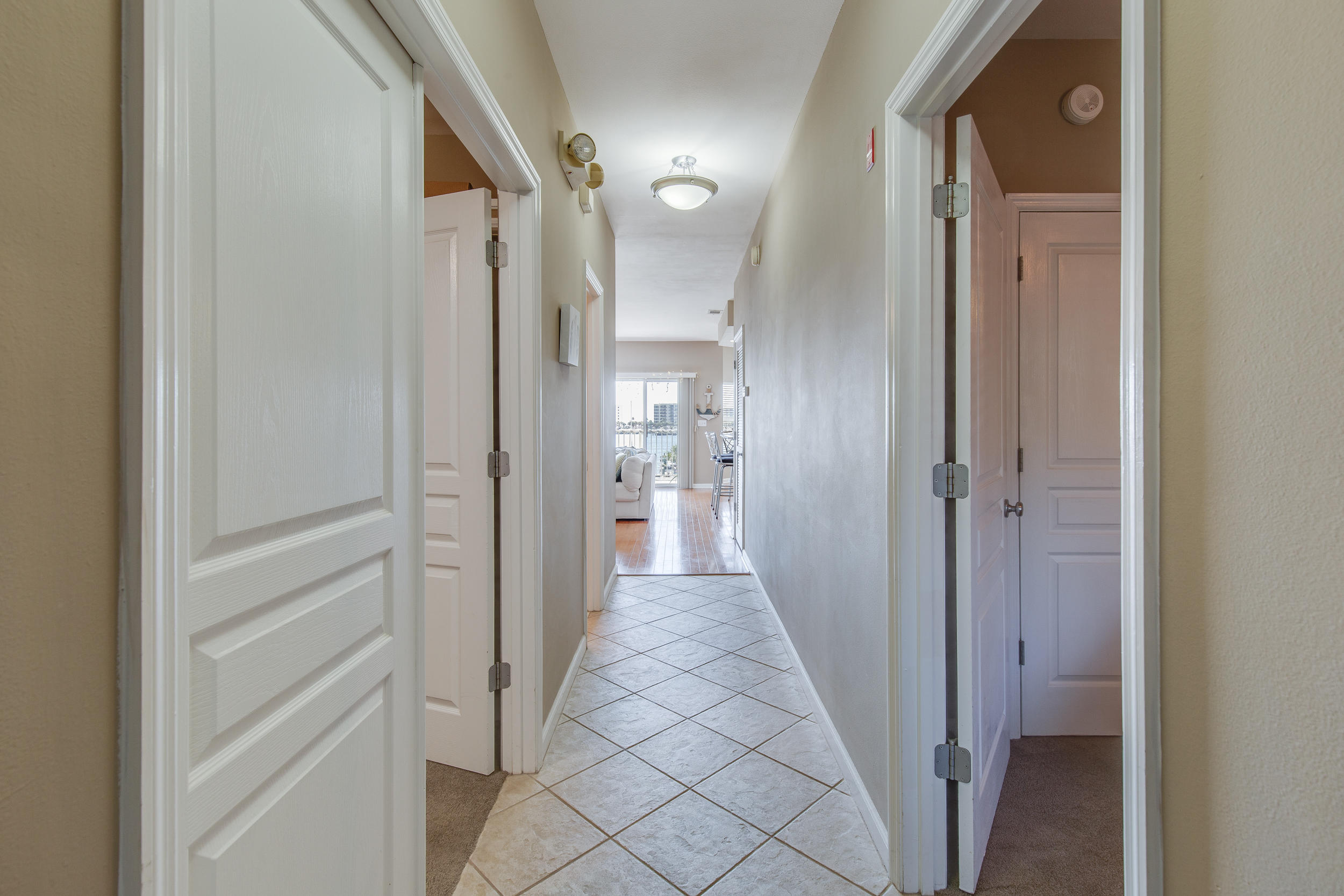 BARATARIA CONDO - Residential