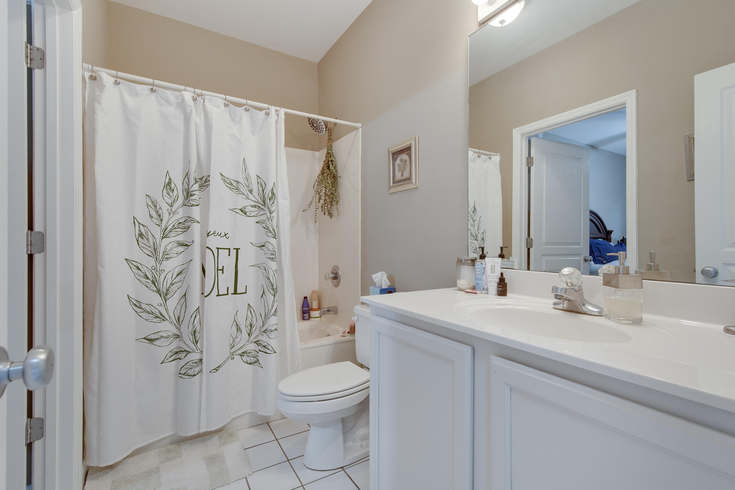 BARATARIA CONDO - Residential