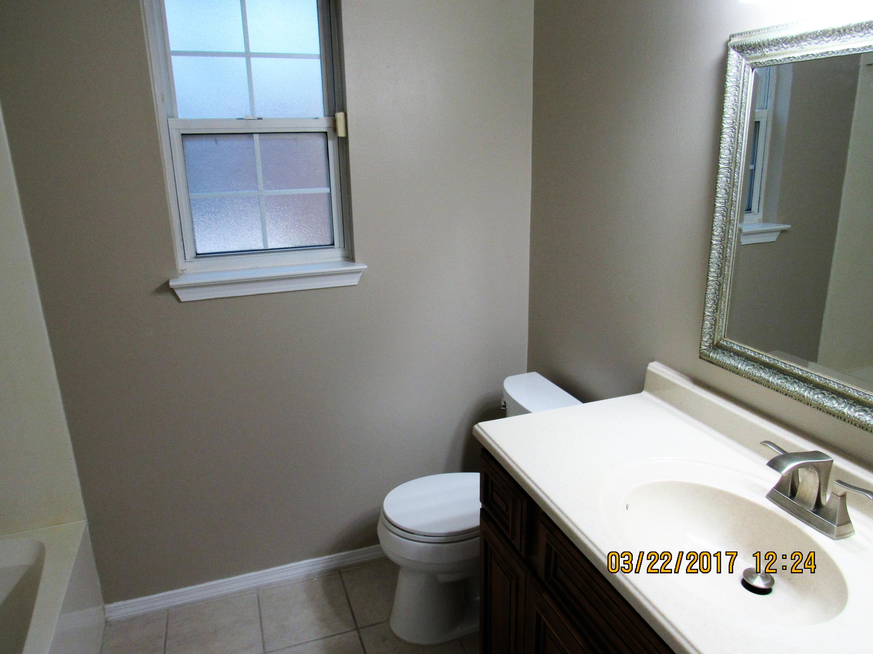 PARKWOOD SQUARE PH 1 - Residential Lease