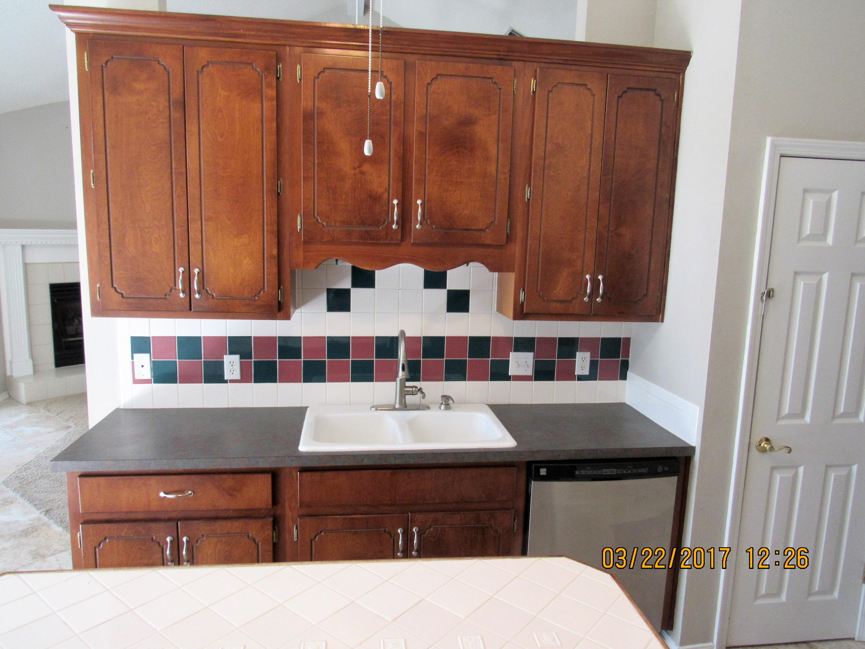 PARKWOOD SQUARE PH 1 - Residential Lease