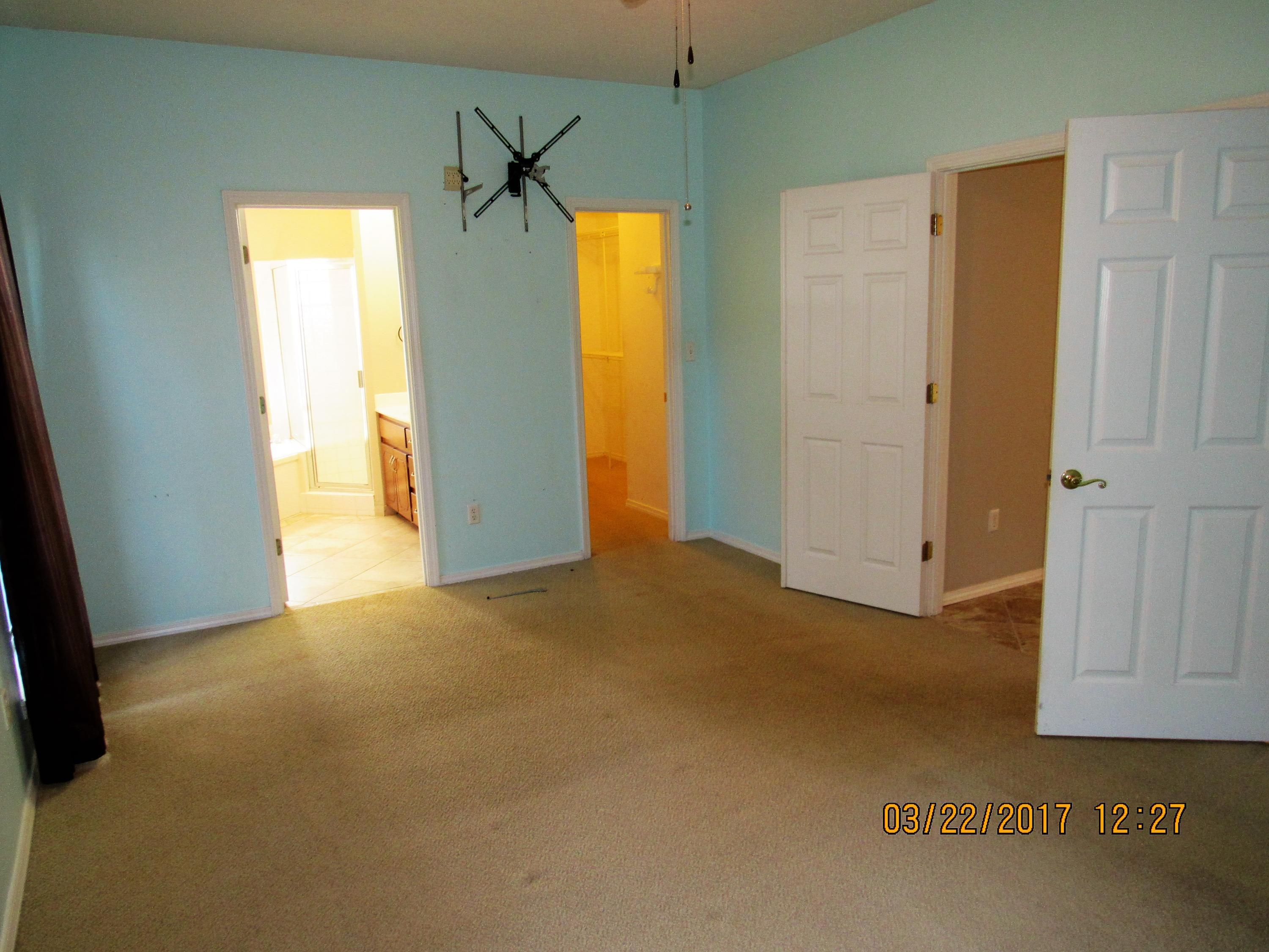 PARKWOOD SQUARE PH 1 - Residential Lease