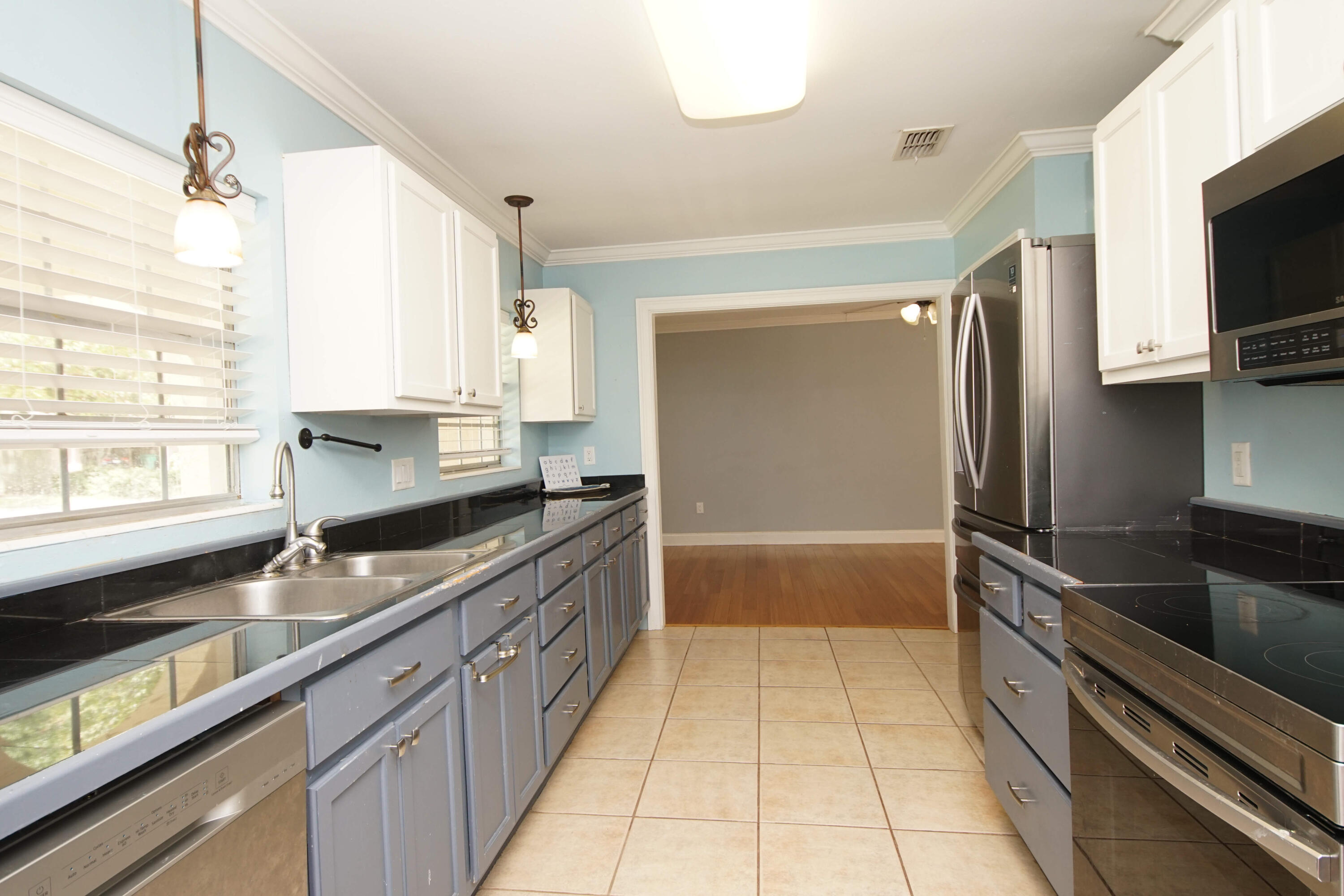 PINE LAKE S/D LOT 33 BLK B - Residential Lease