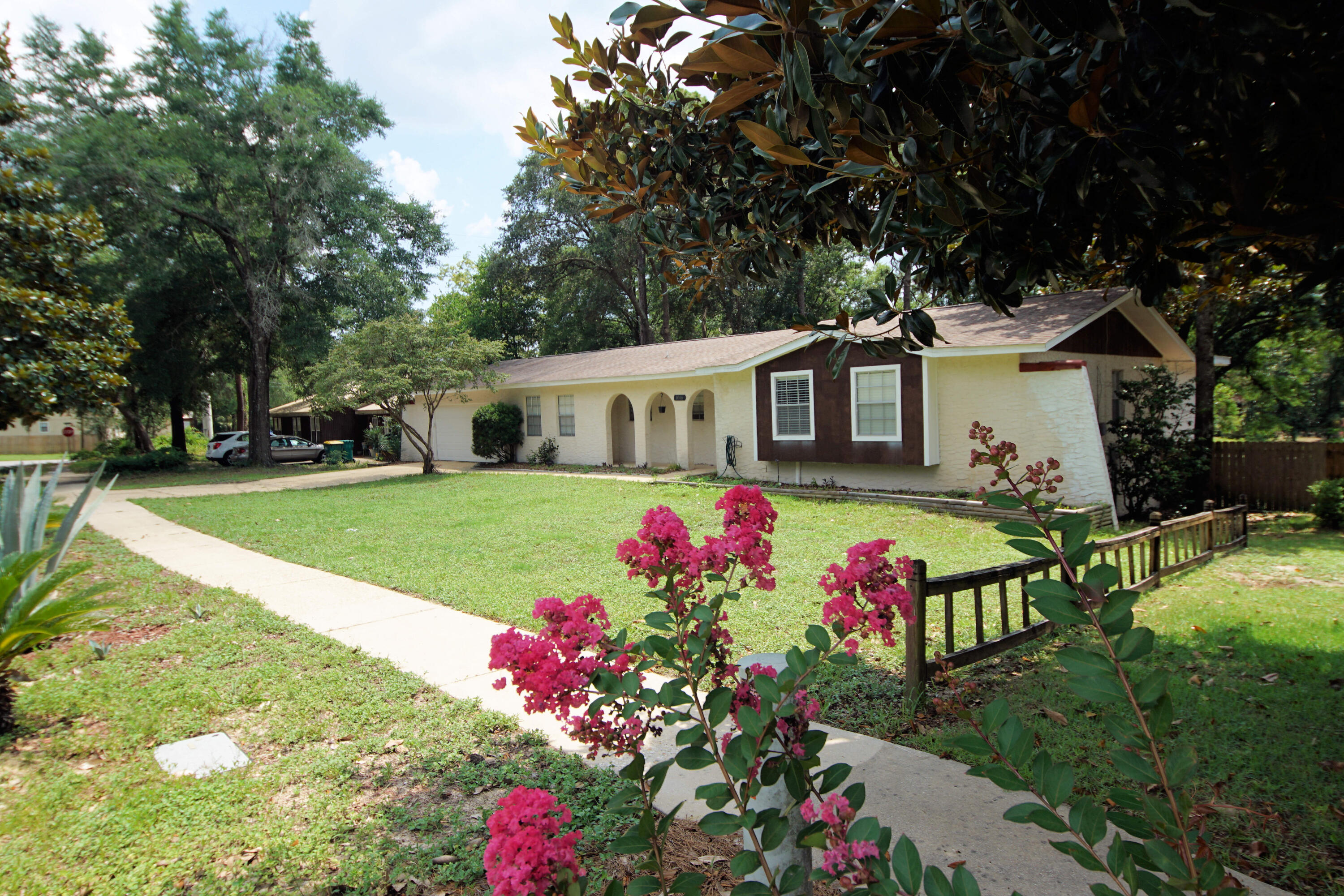 PINE LAKE S/D LOT 33 BLK B - Residential Lease