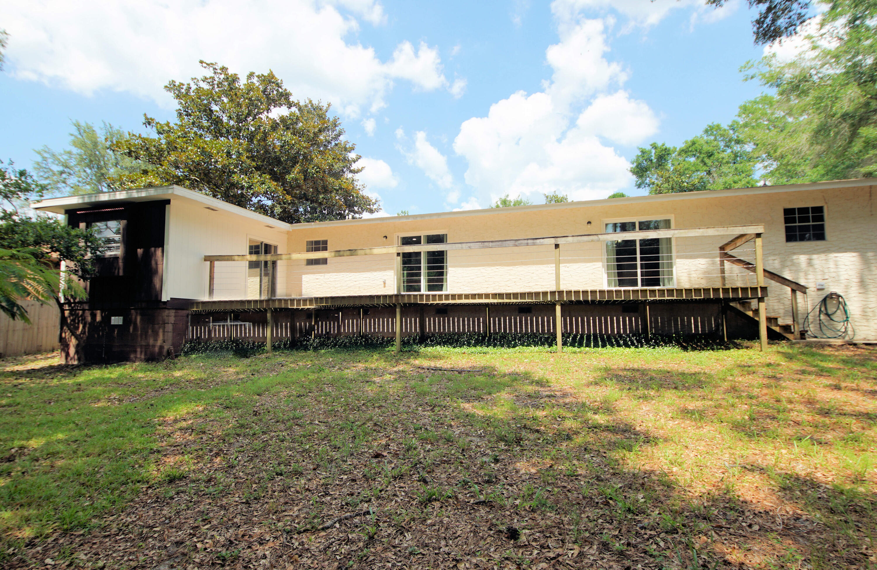 PINE LAKE S/D LOT 33 BLK B - Residential Lease