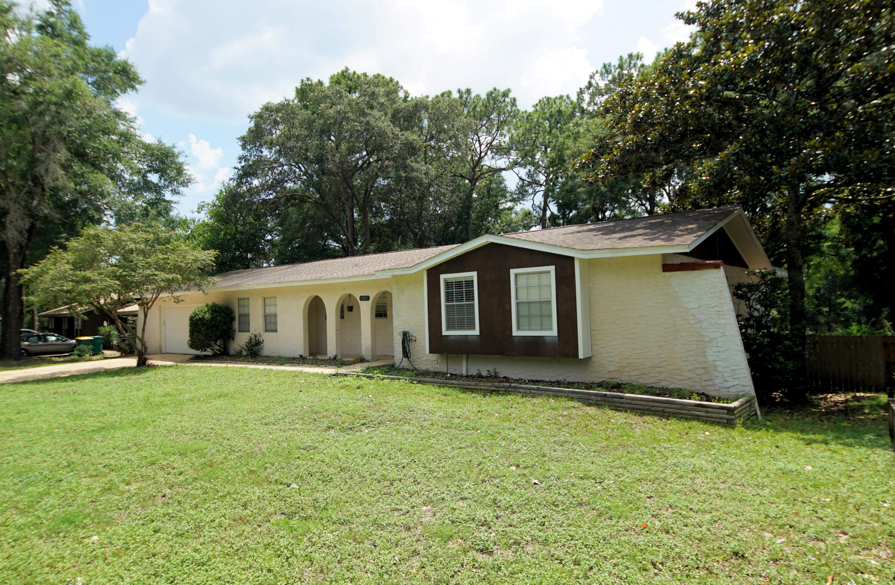 PINE LAKE S/D LOT 33 BLK B - Residential Lease