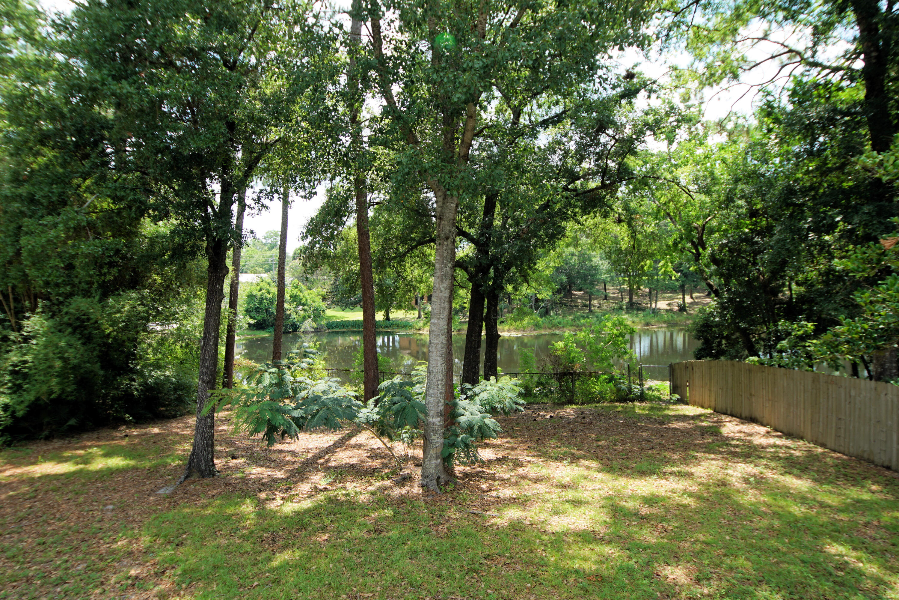 PINE LAKE S/D LOT 33 BLK B - Residential Lease