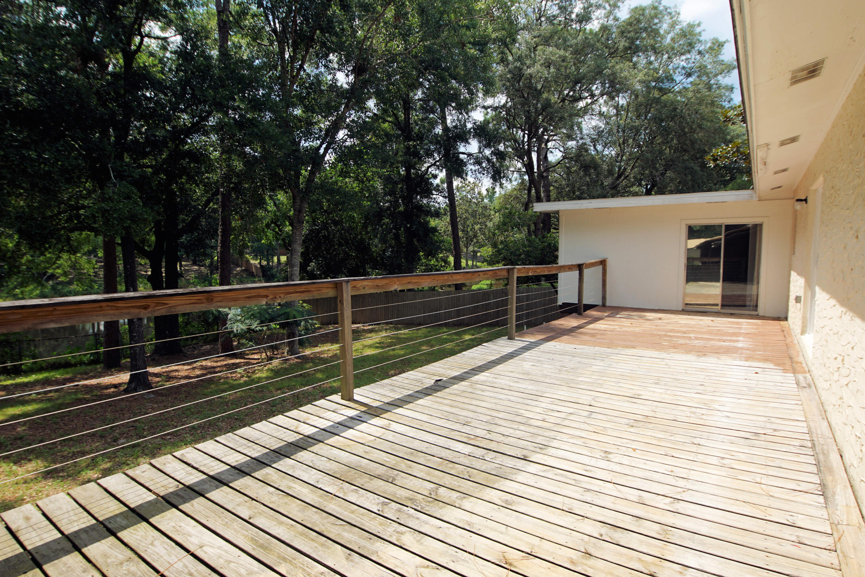 PINE LAKE S/D LOT 33 BLK B - Residential Lease