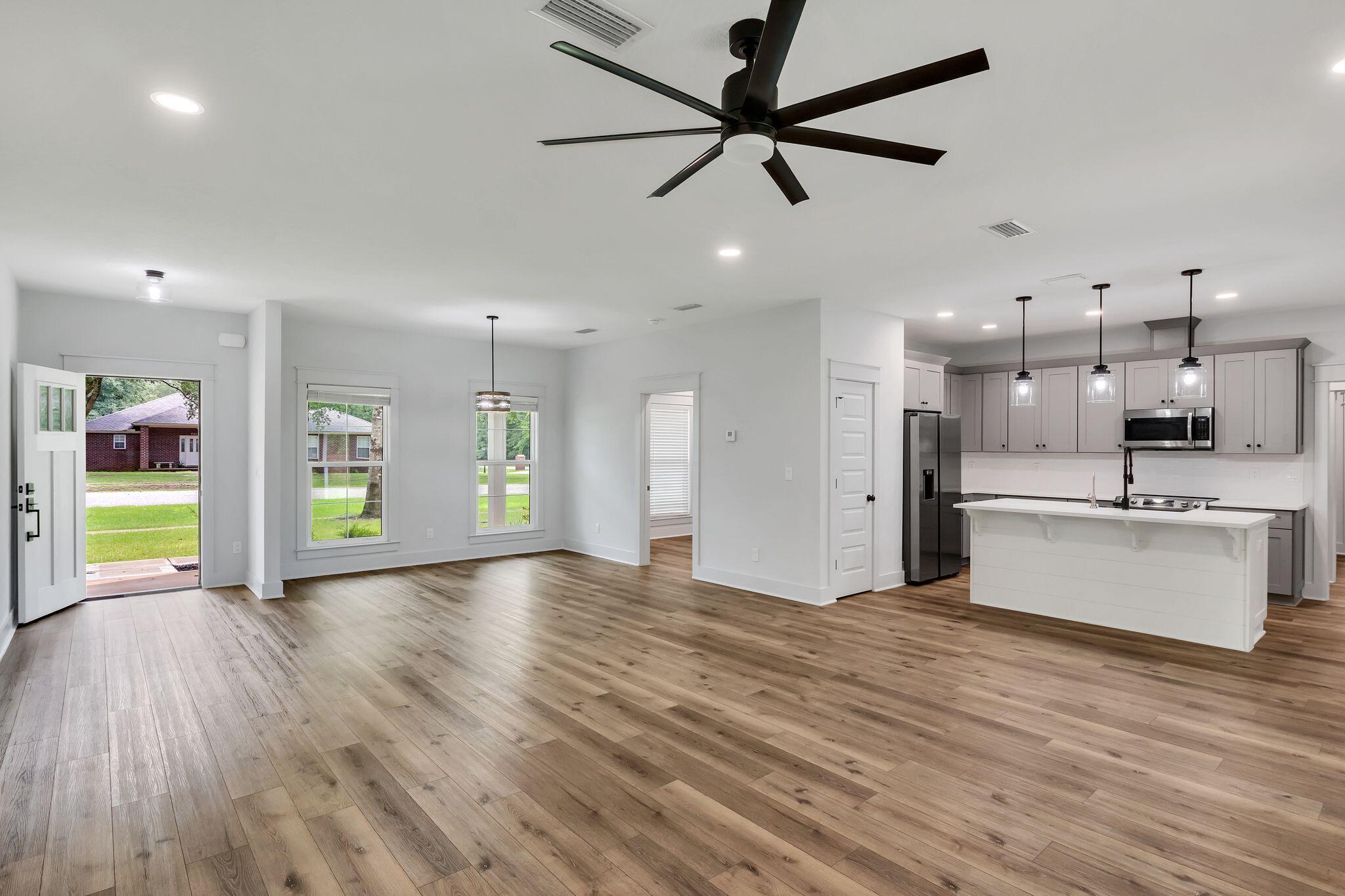 GARDEN CITY - Residential Lease