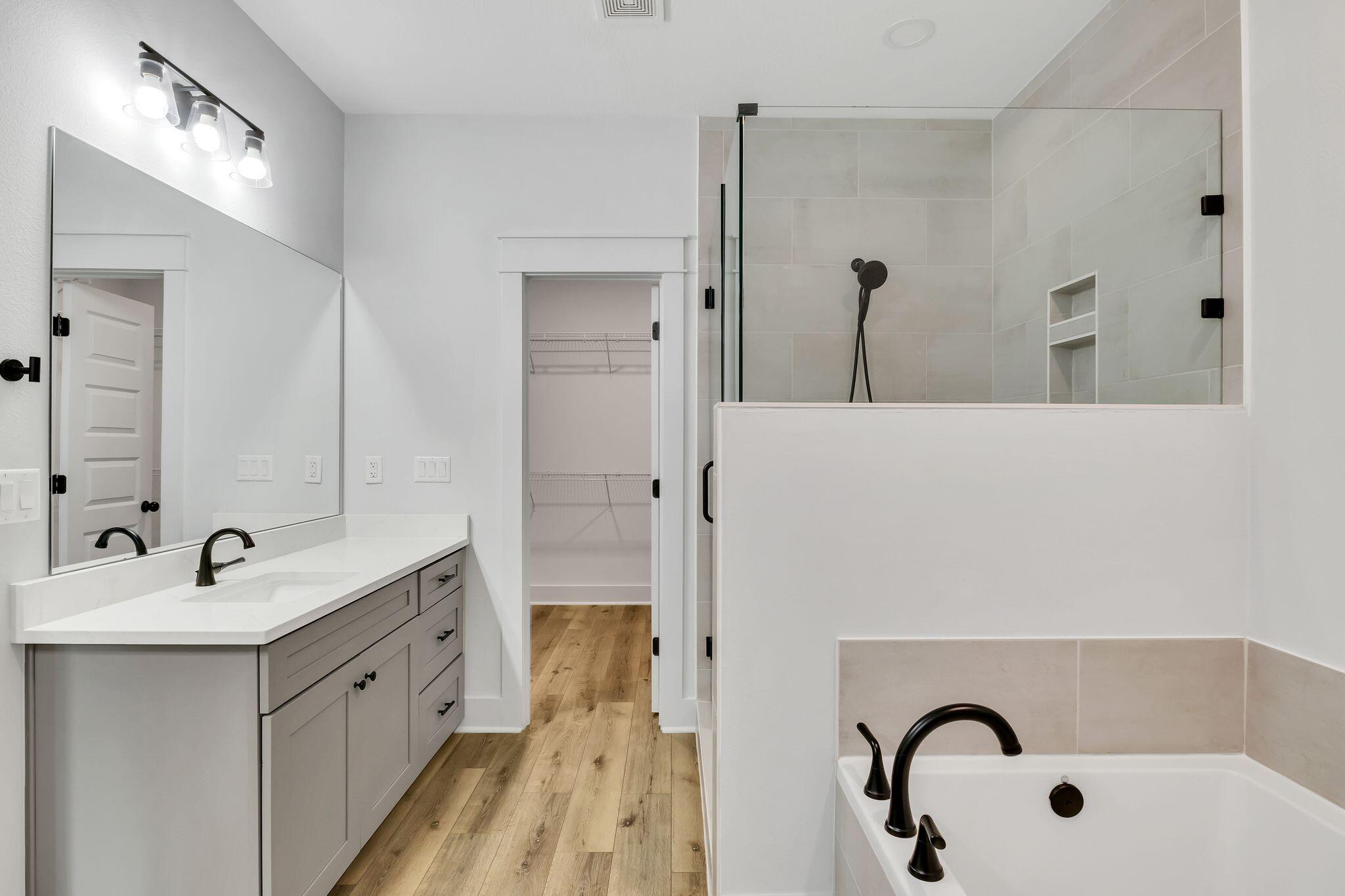 GARDEN CITY - Residential Lease