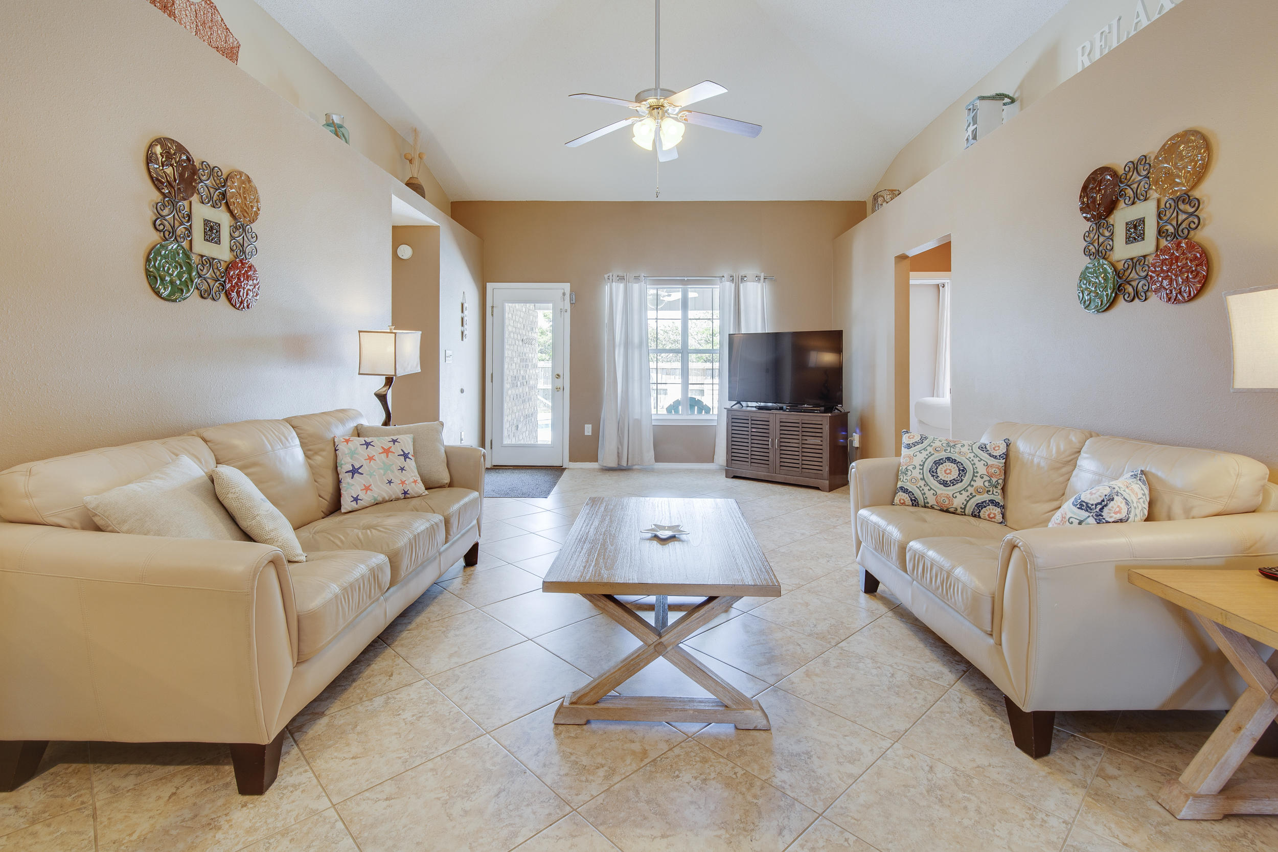 PARADISE RETREAT - Residential
