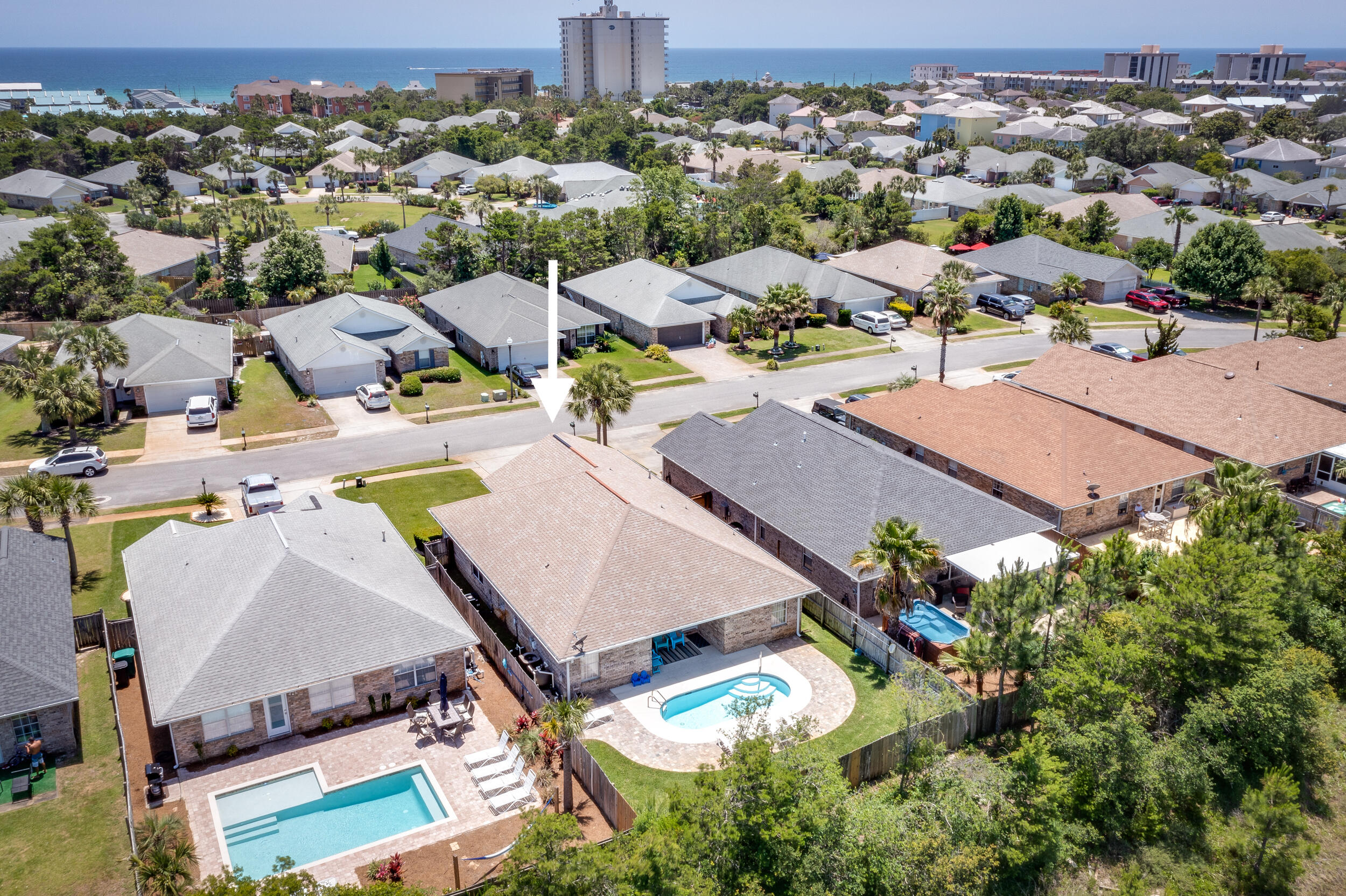 PARADISE RETREAT - Residential